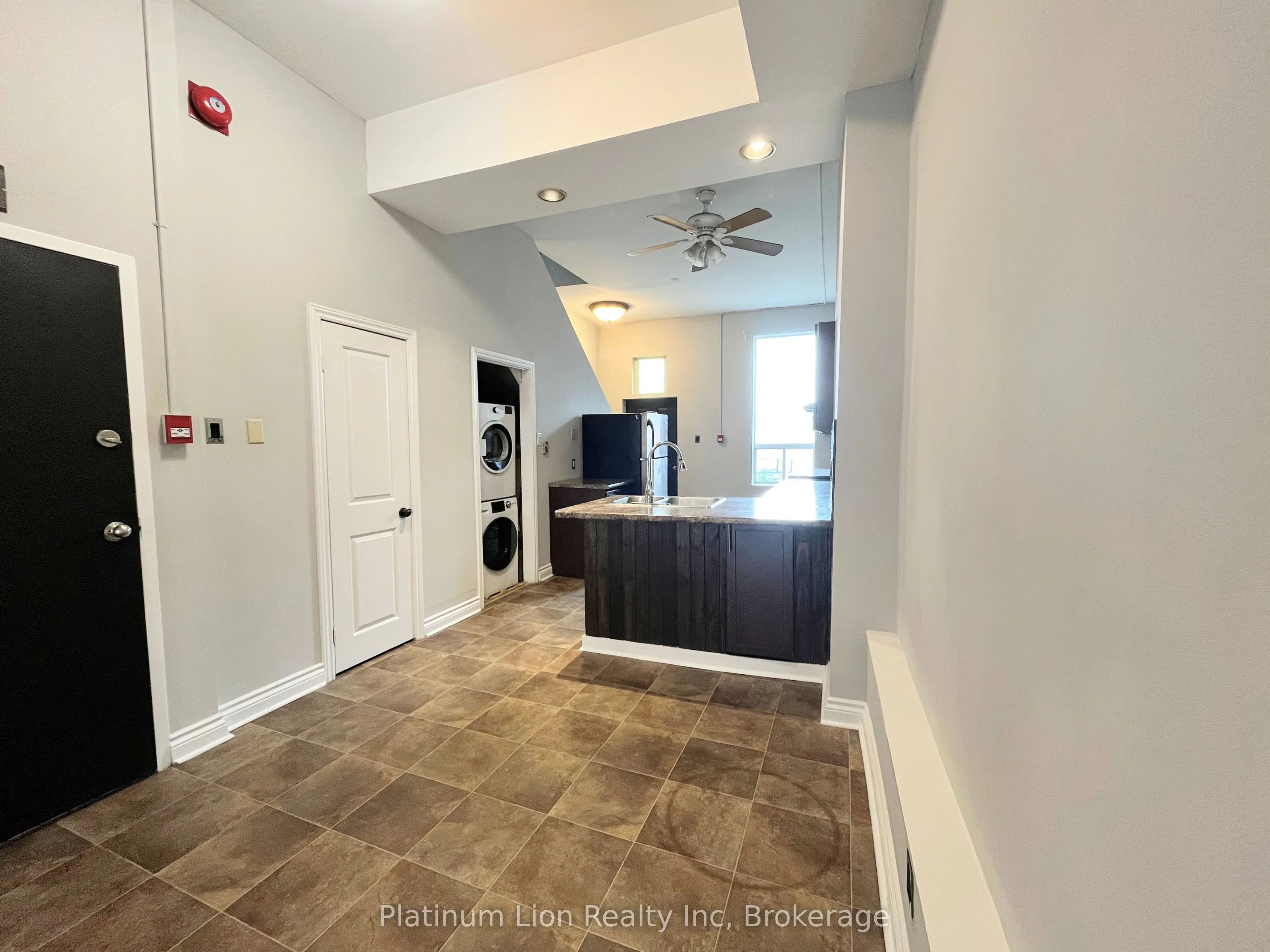 225 King Street E, #4