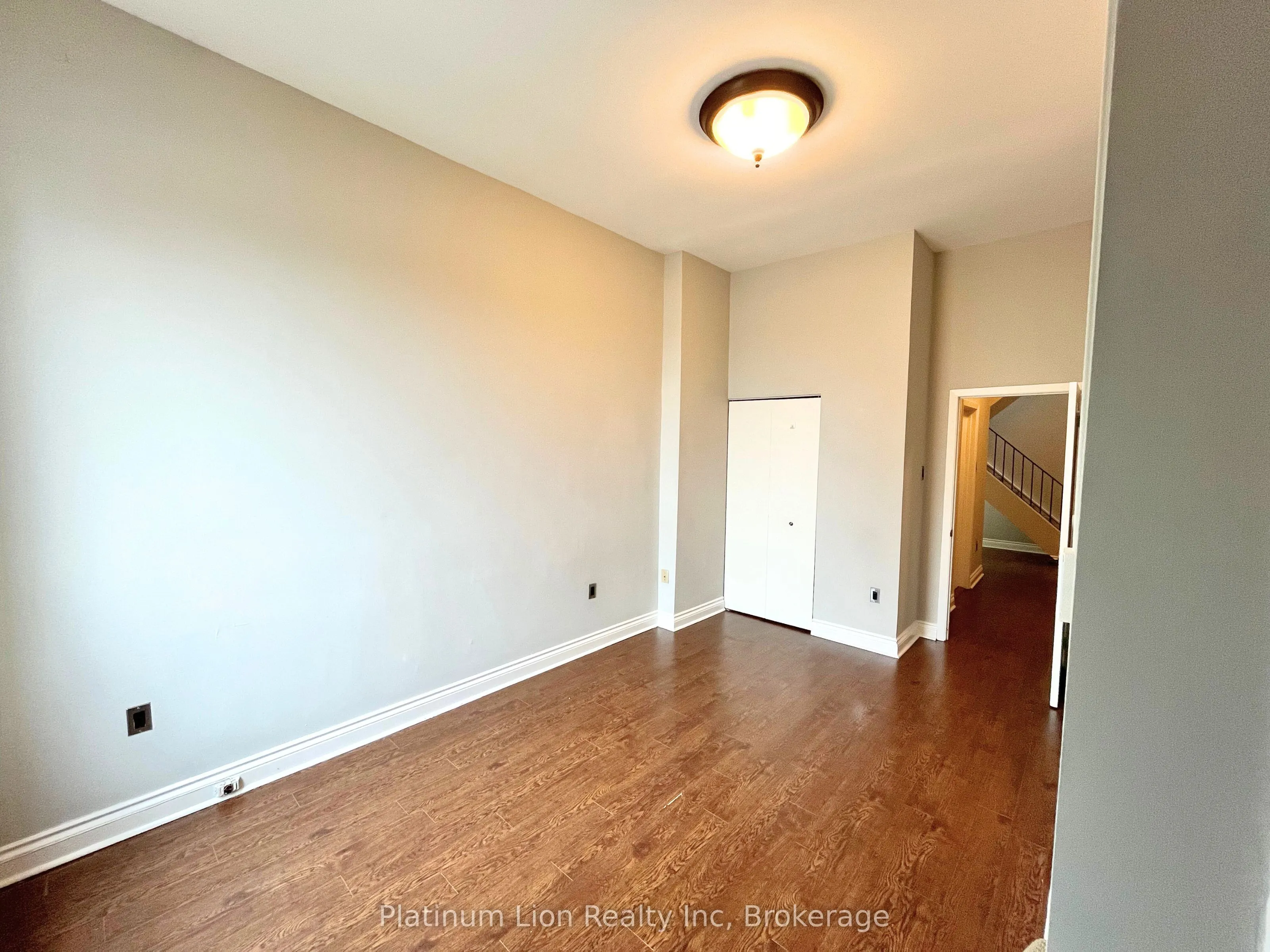 225 King Street E, #4