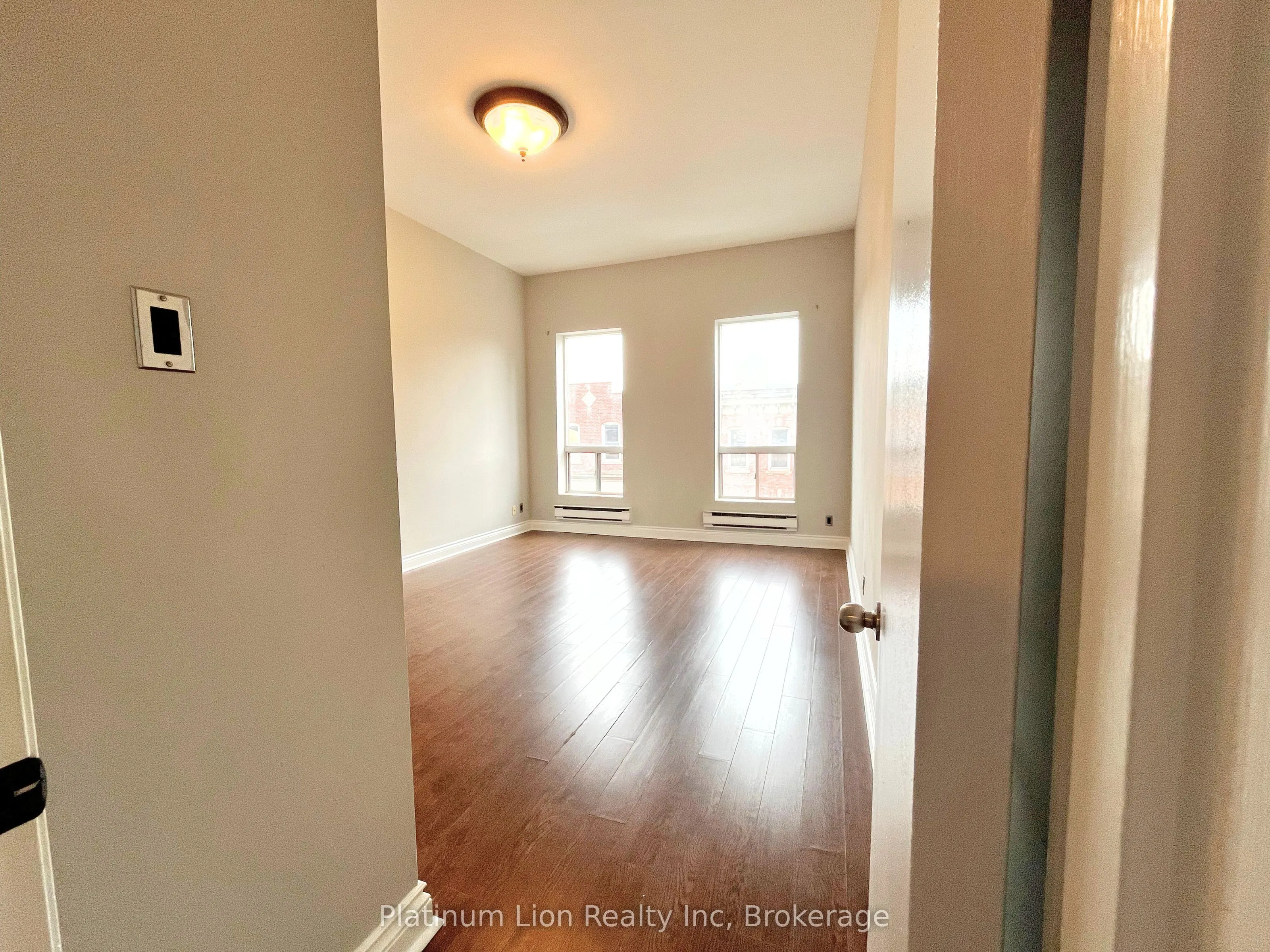 225 King Street E, #4