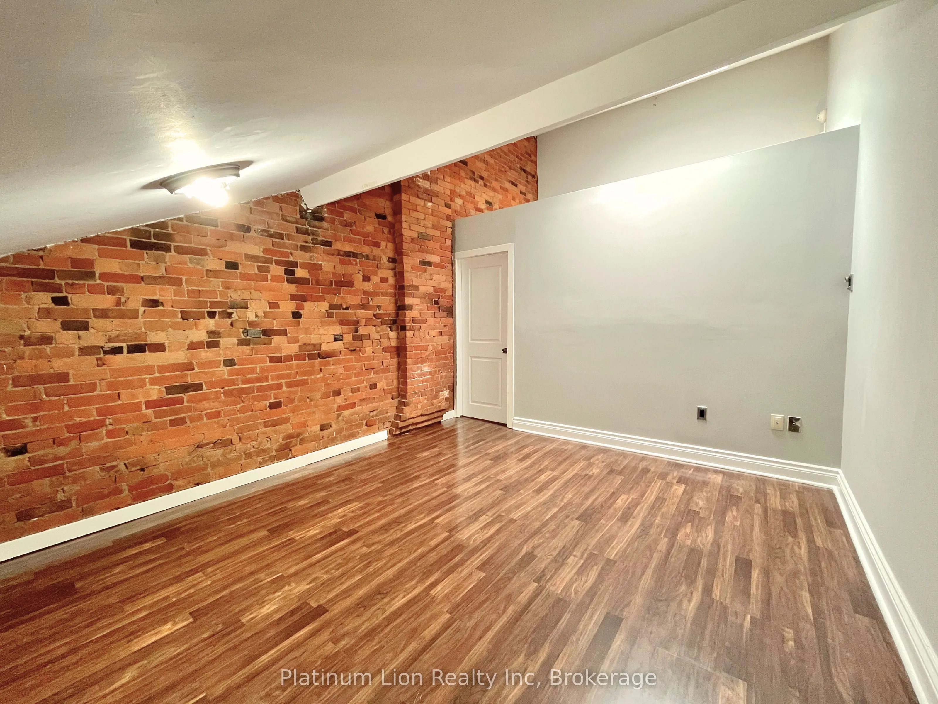 225 King Street E, #4