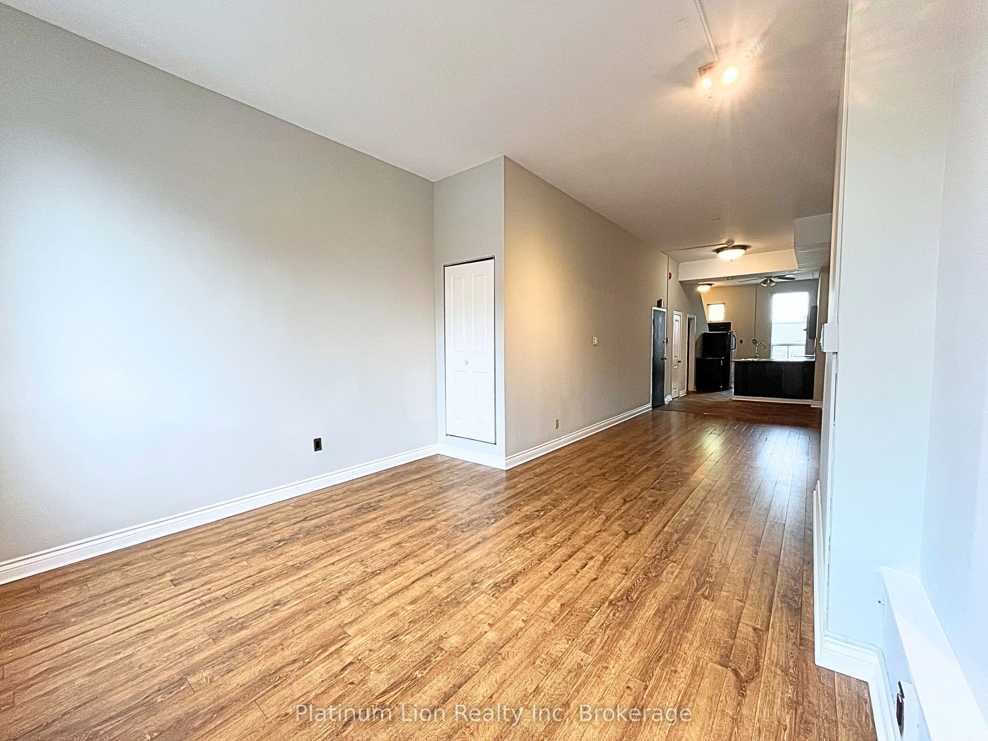225 King Street E, #4