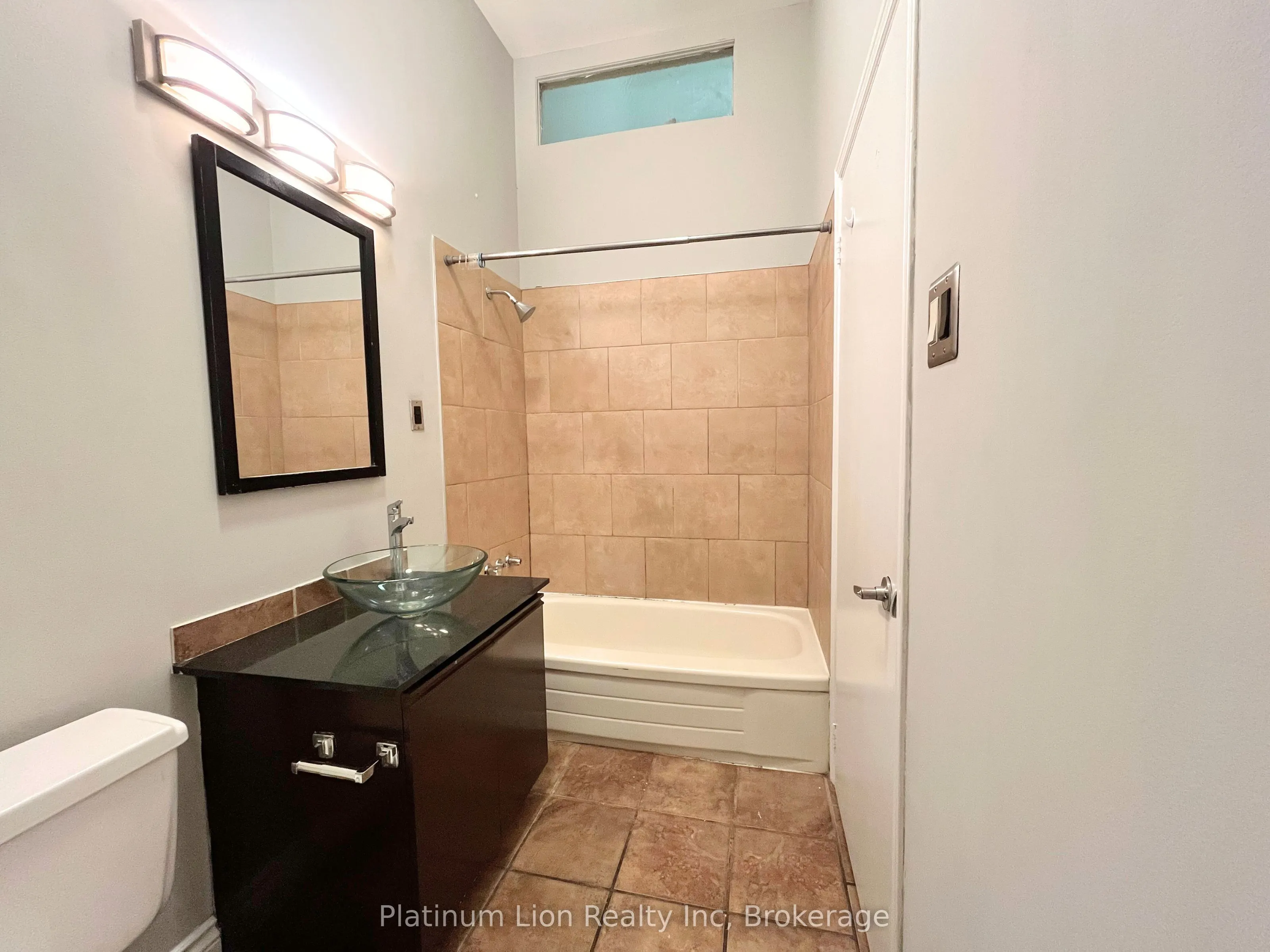 225 King Street E, #4