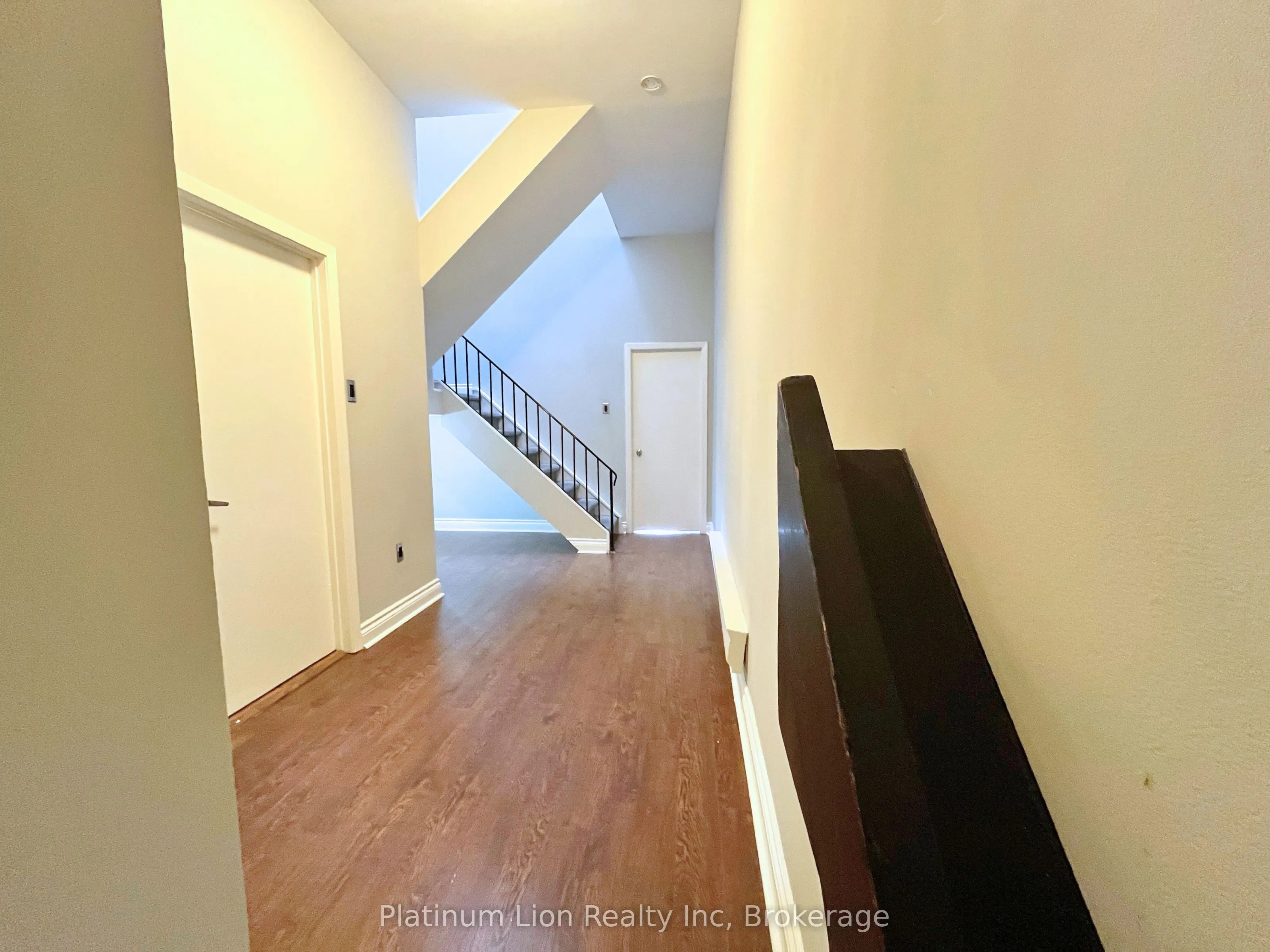 225 King Street E, #4