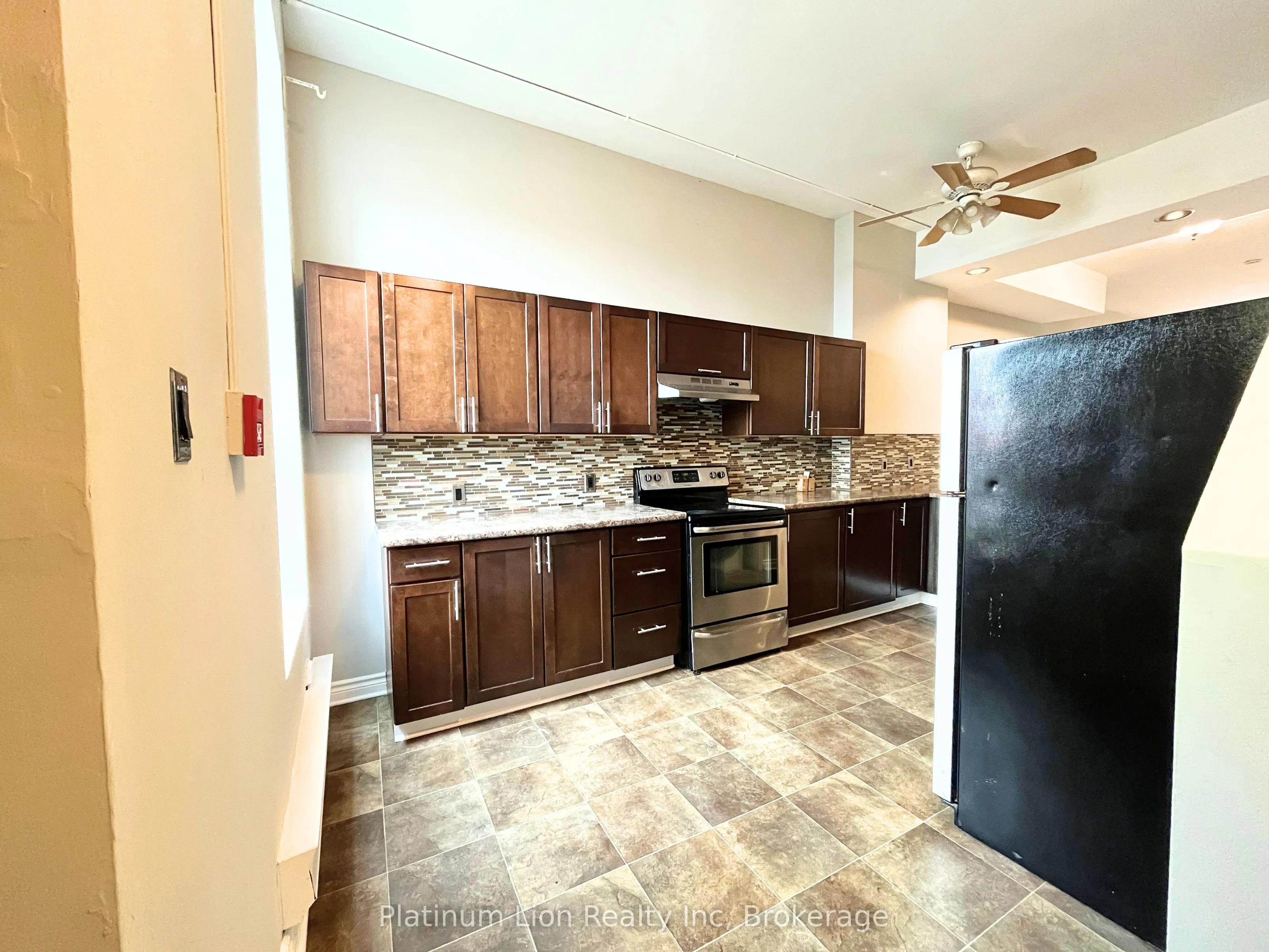 225 King Street E, #4