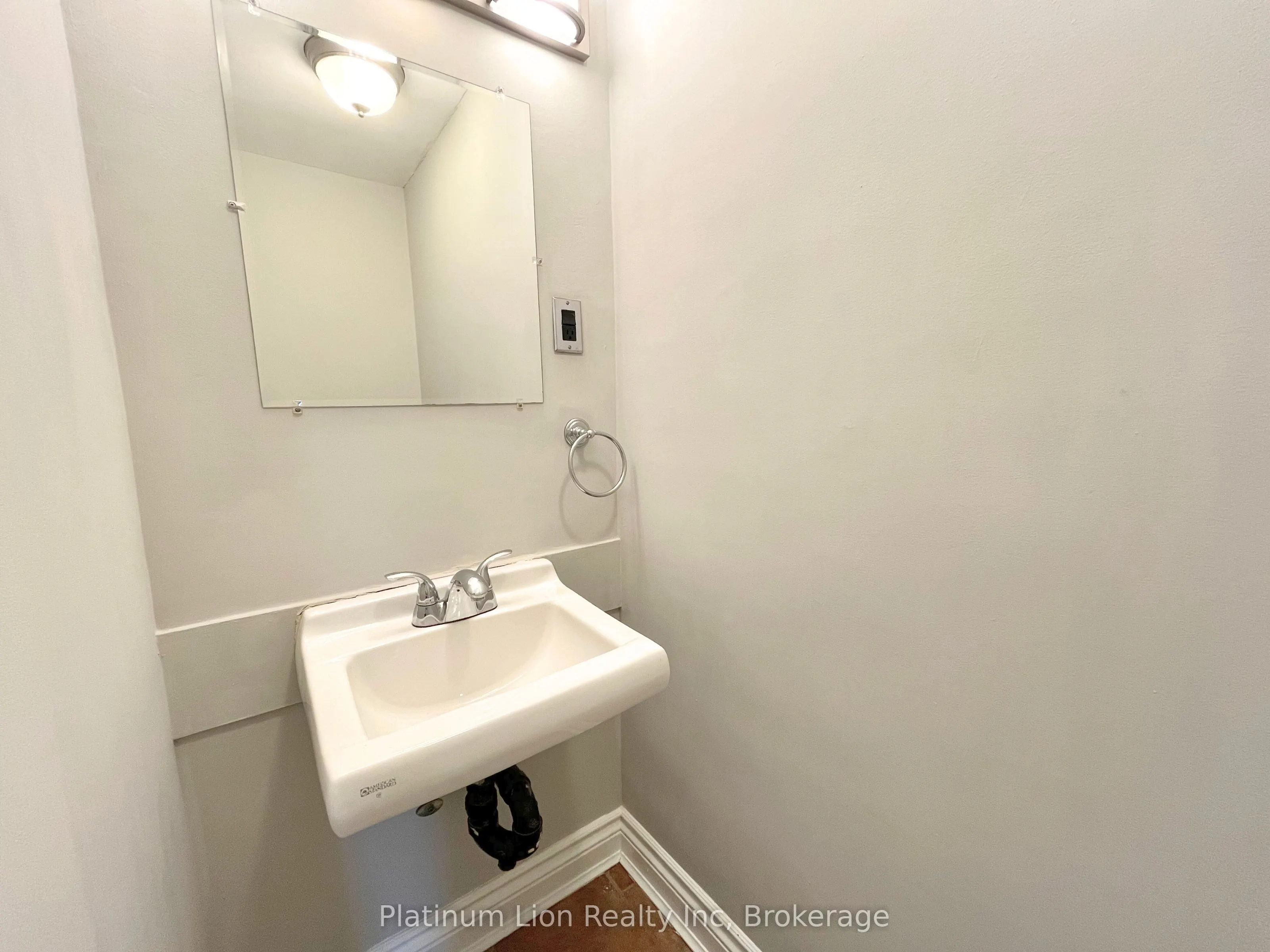 225 King Street E, #4