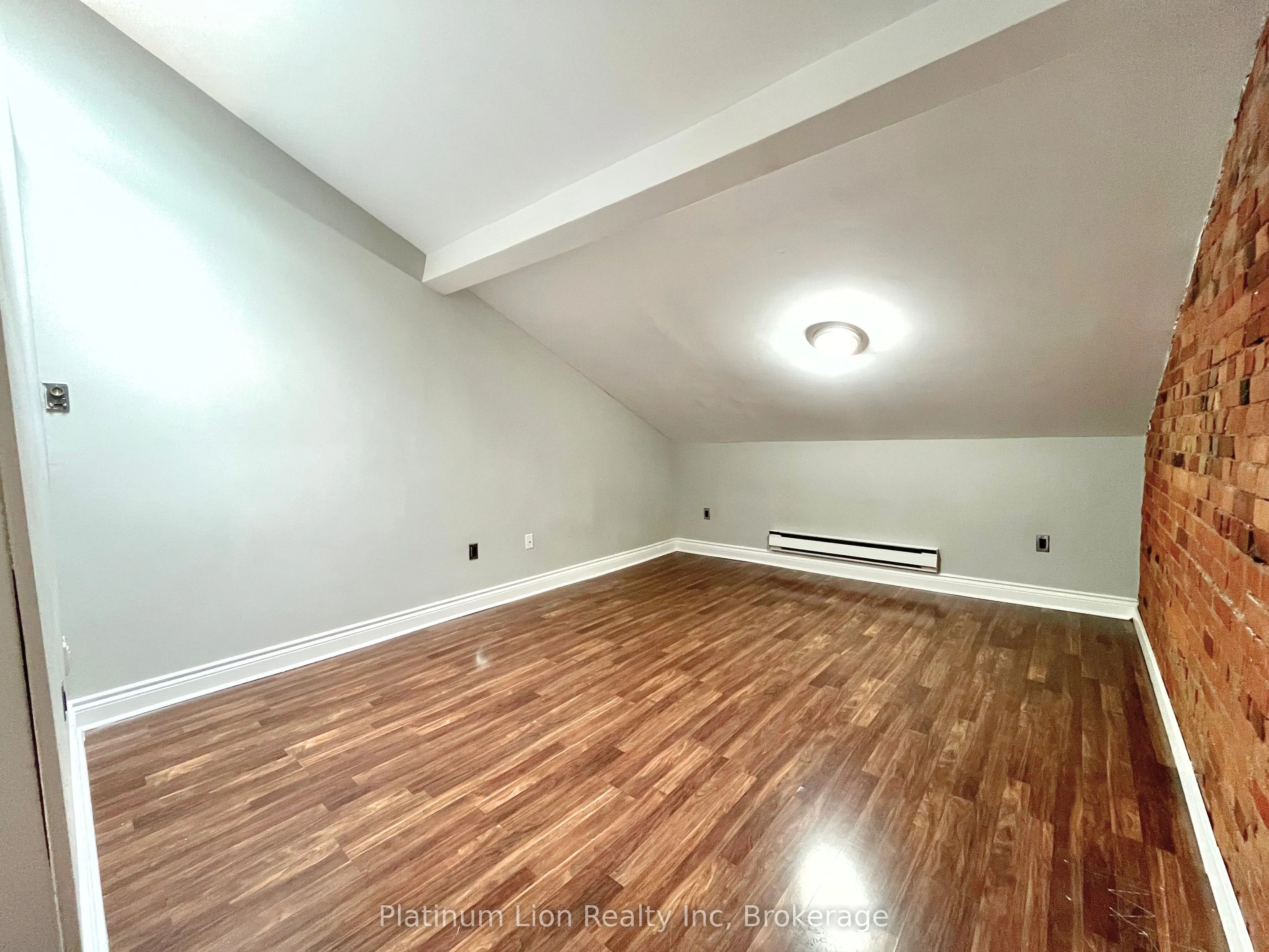 225 King Street E, #4