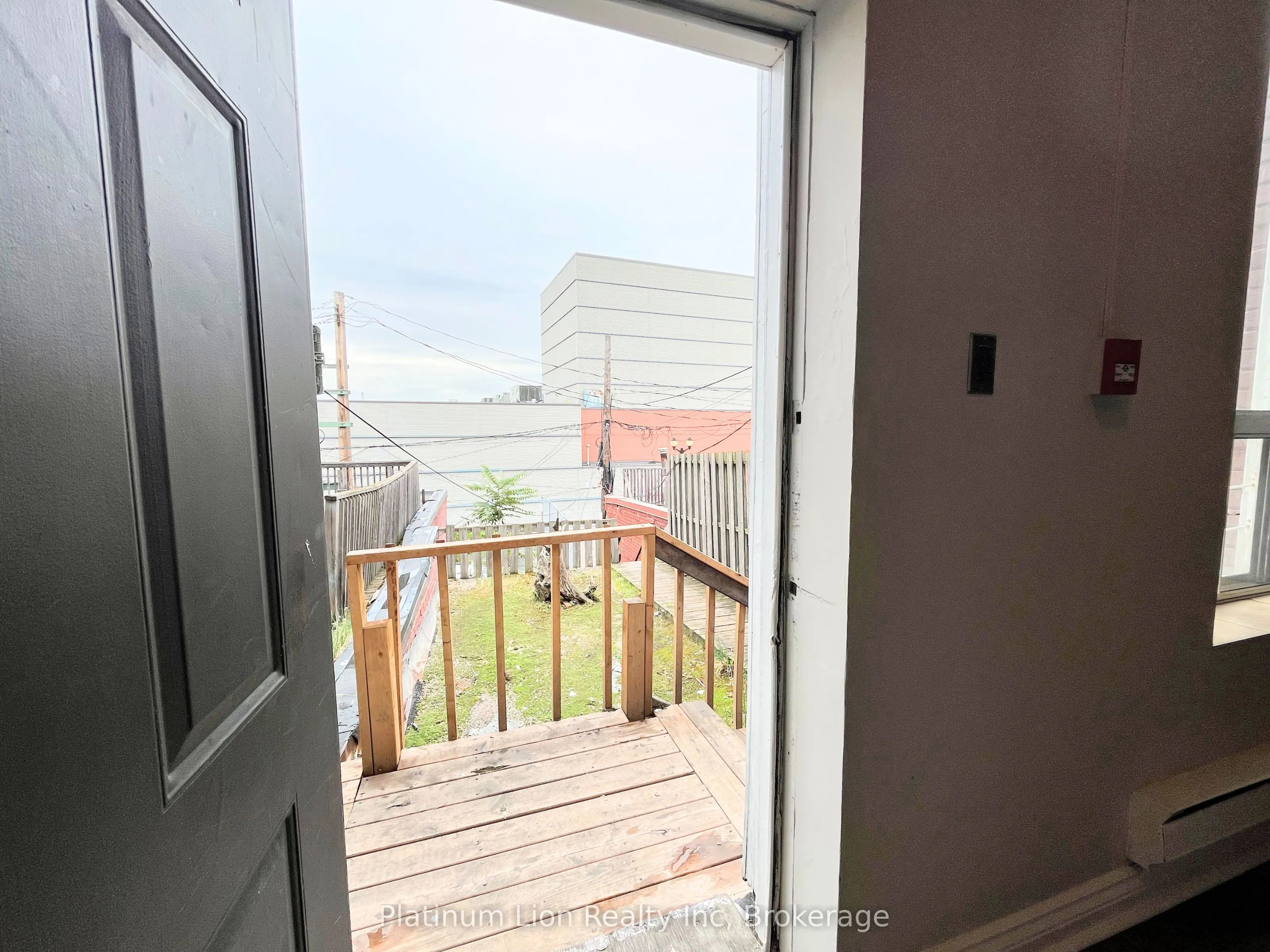 225 King Street E, #4