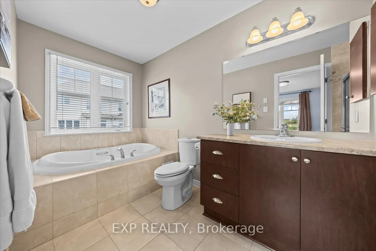 176 Flat Sedge Crescent