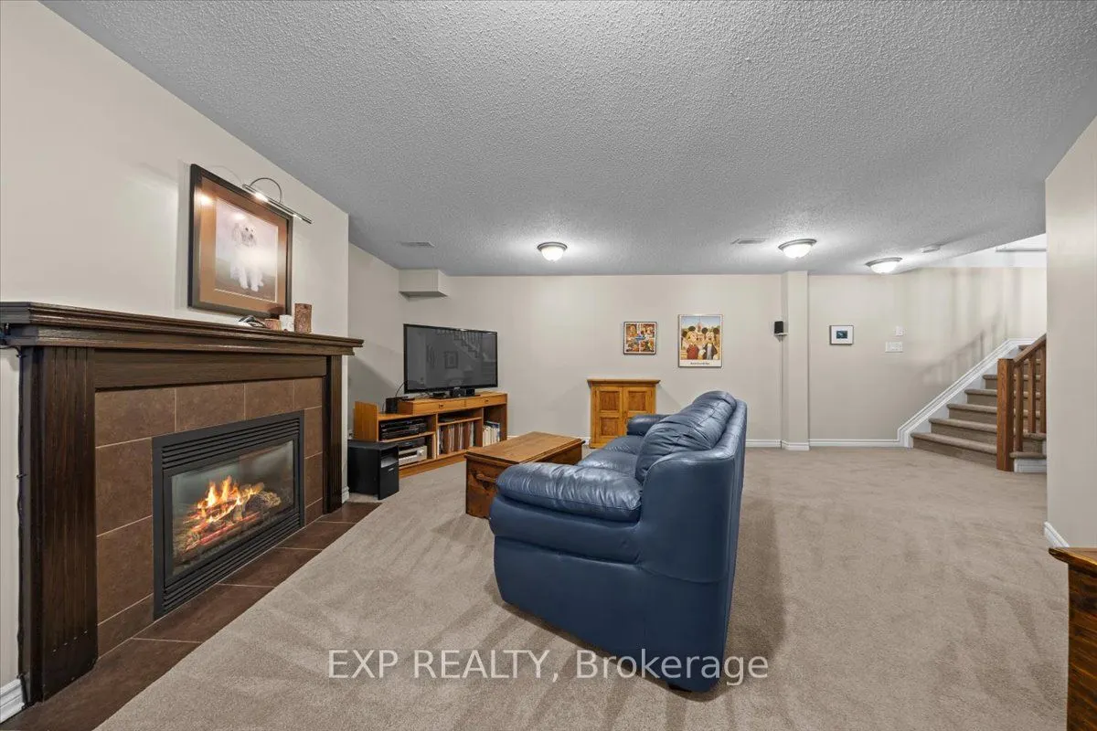 176 Flat Sedge Crescent