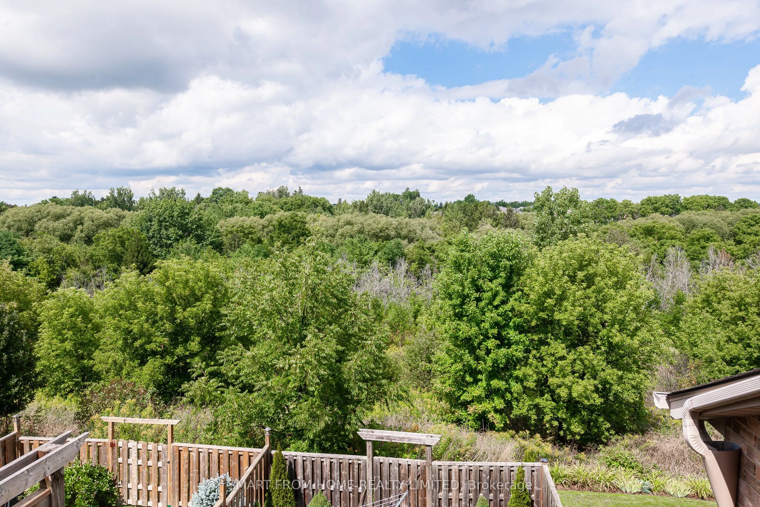 110 Athlone Crescent