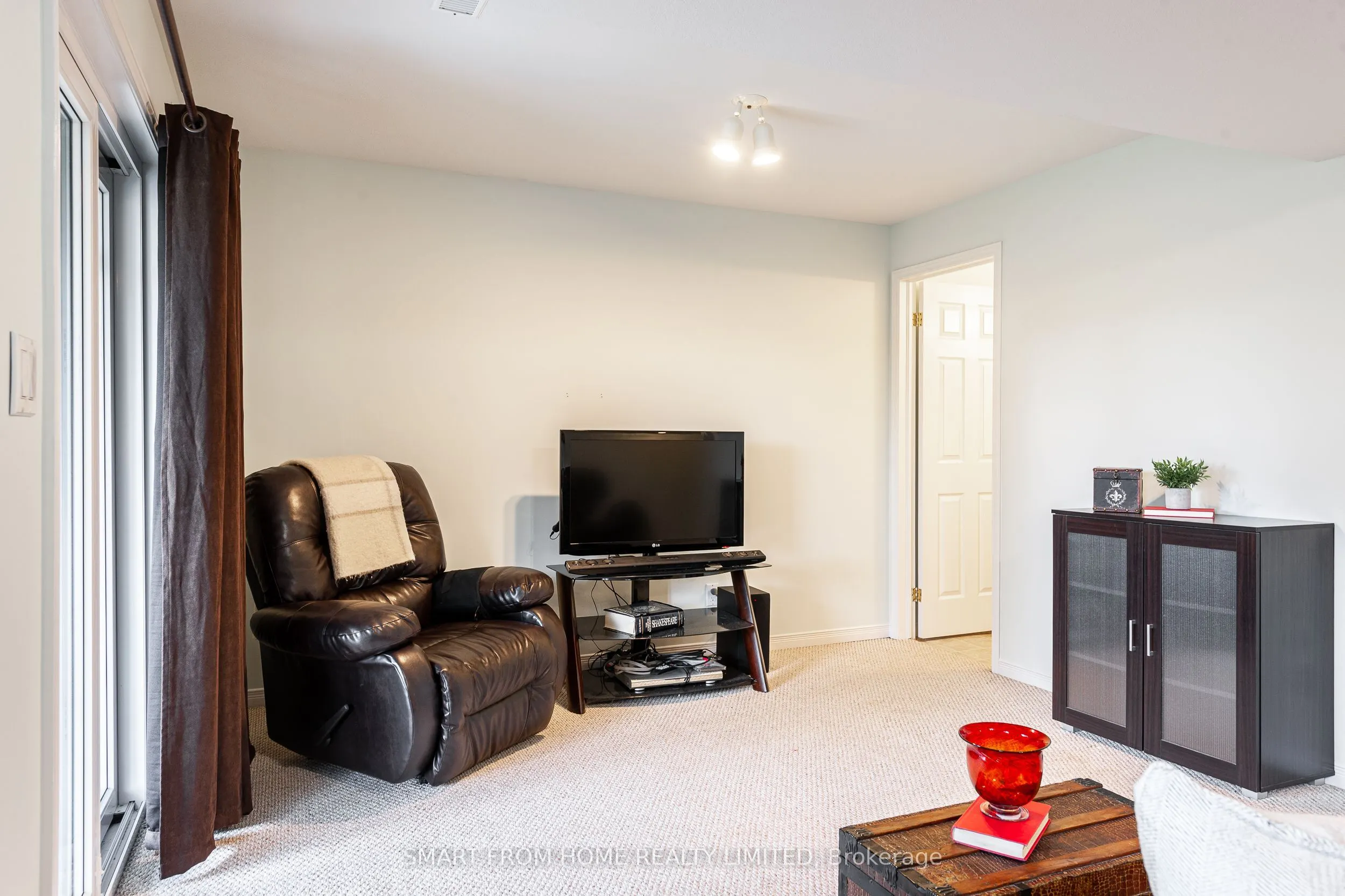 110 Athlone Crescent