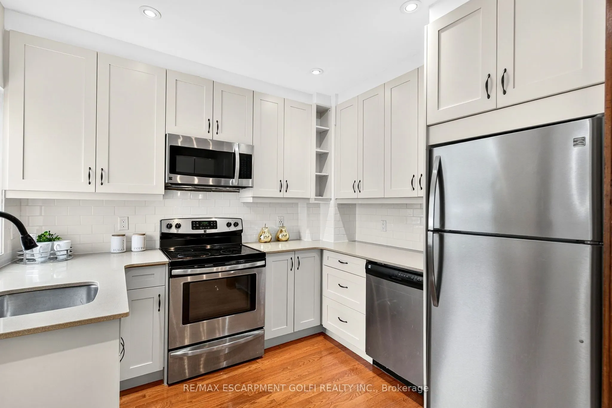 31 East 33RD Street