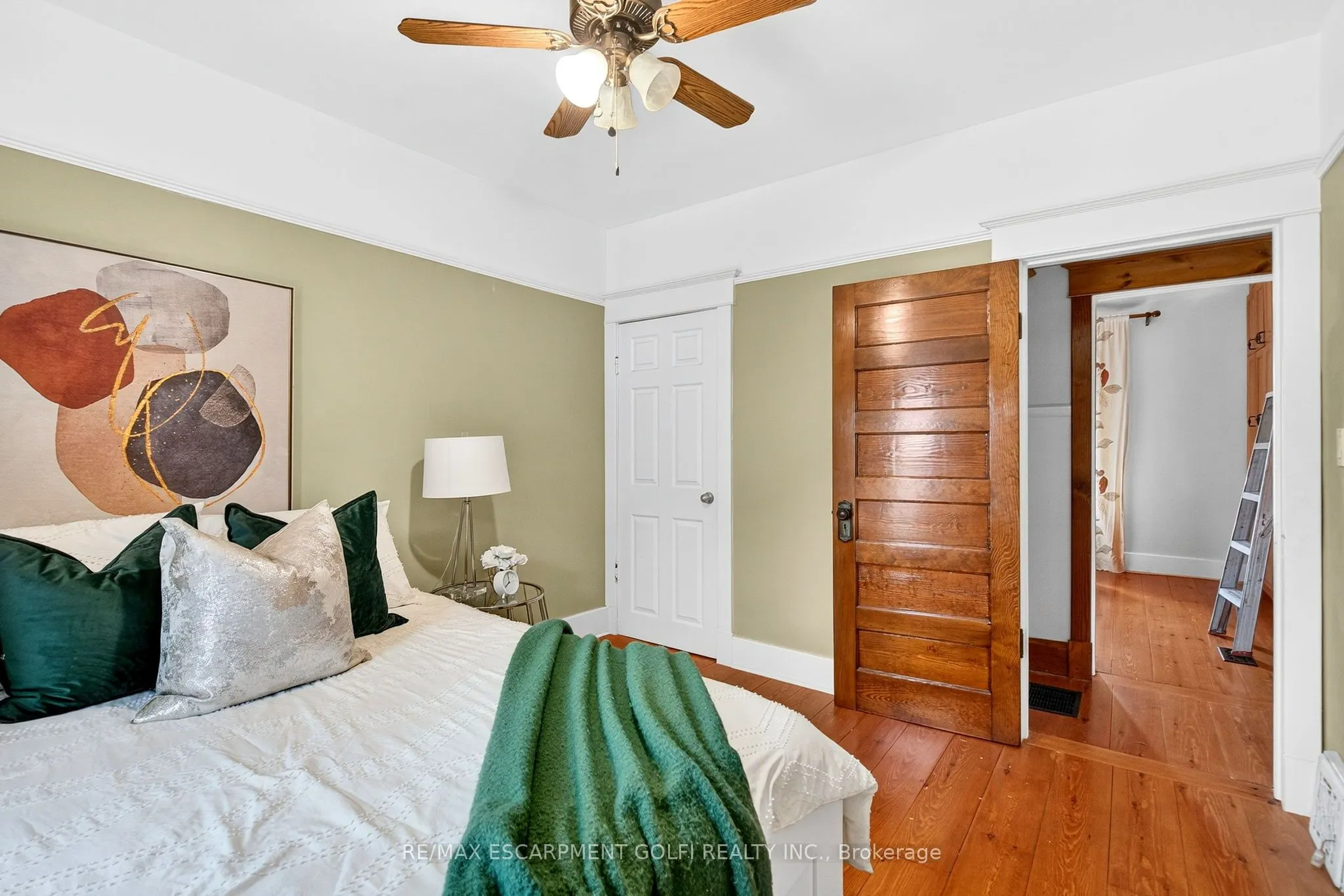 31 East 33RD Street