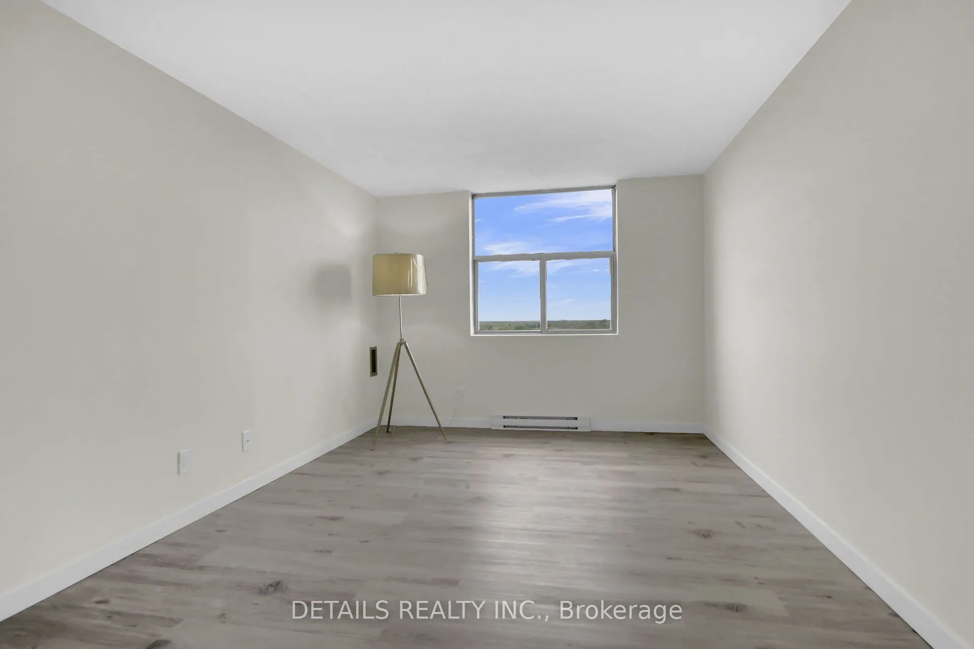 2760 Carousel Crescent, #1406