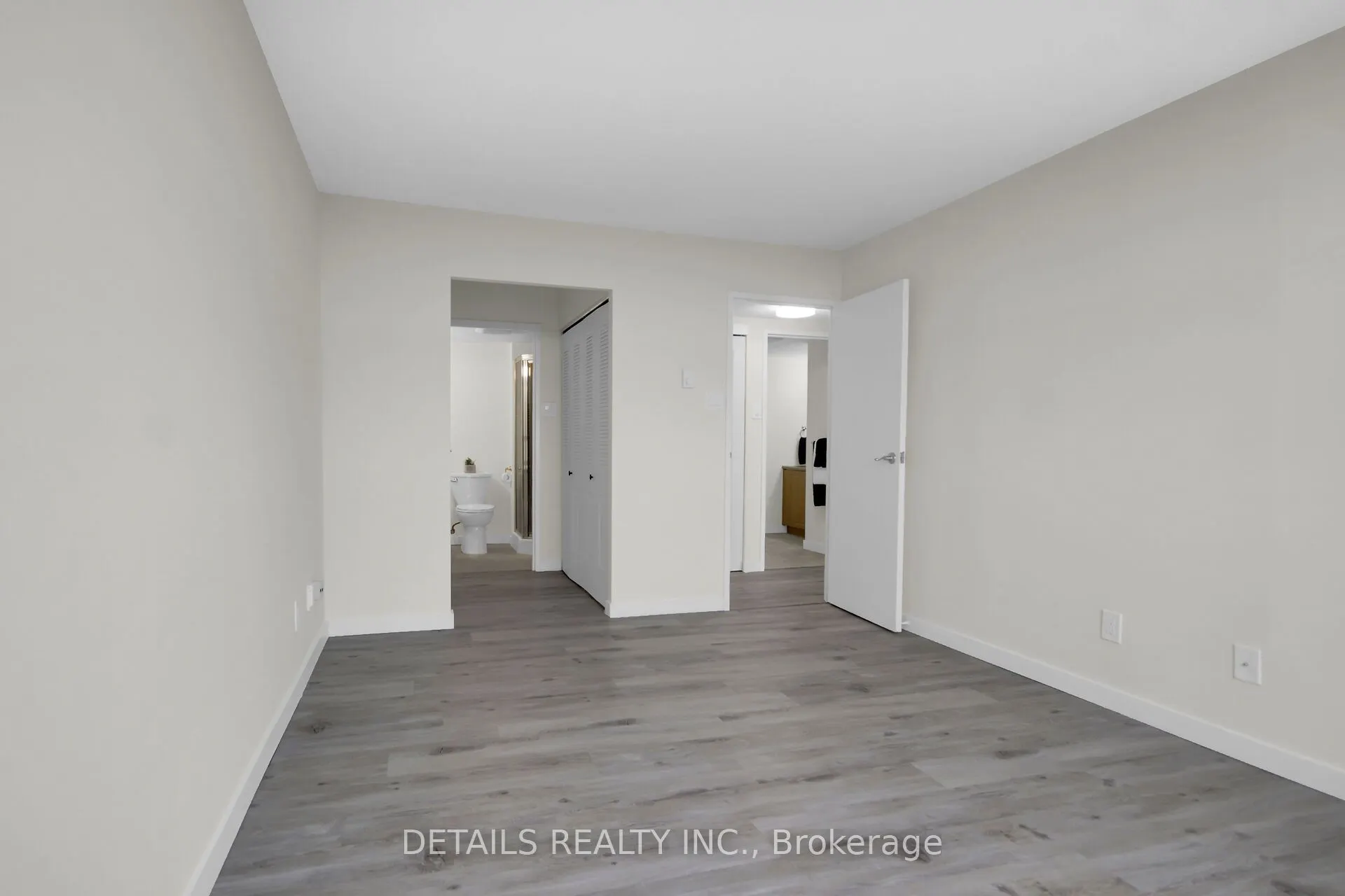 2760 Carousel Crescent, #1406