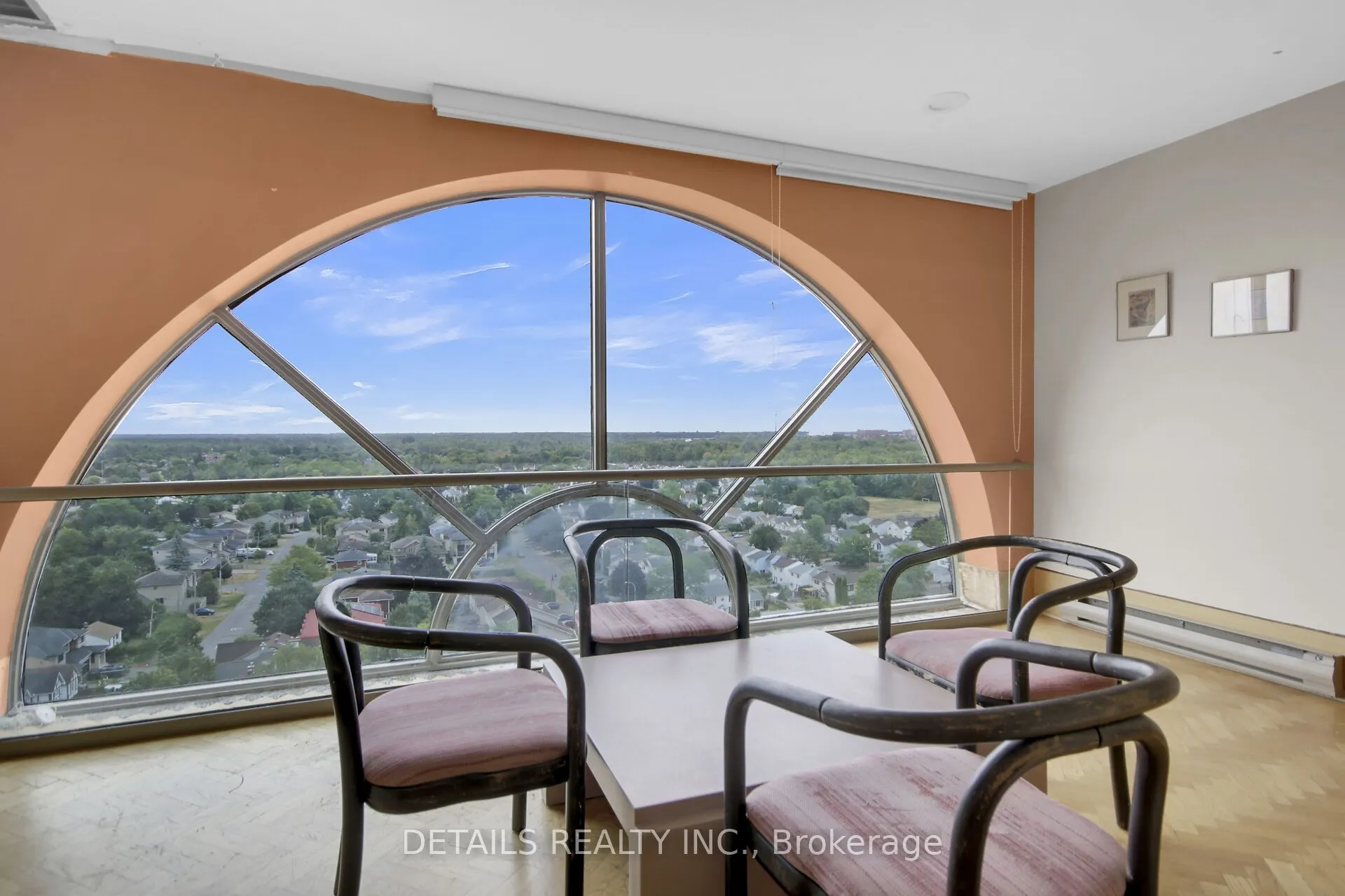 2760 Carousel Crescent, #1406