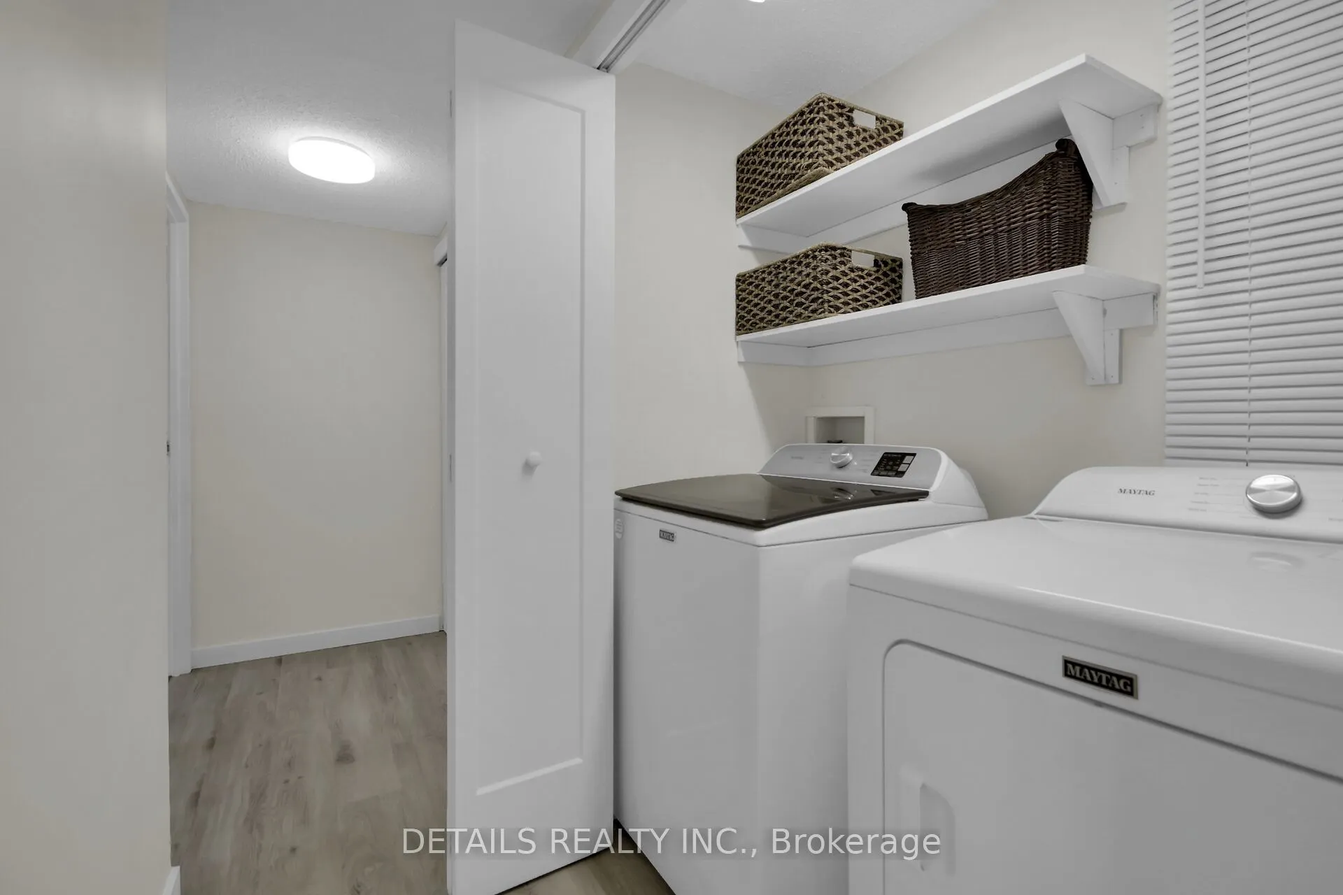 2760 Carousel Crescent, #1406