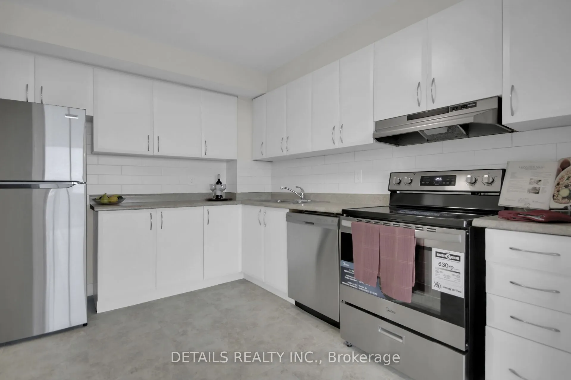 2760 Carousel Crescent, #1406