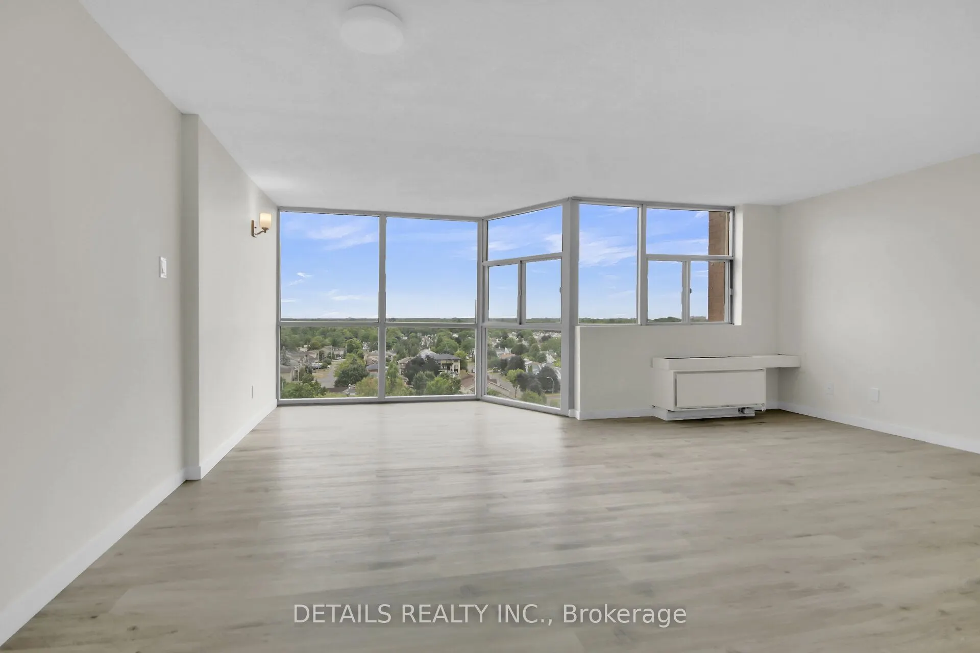 2760 Carousel Crescent, #1406
