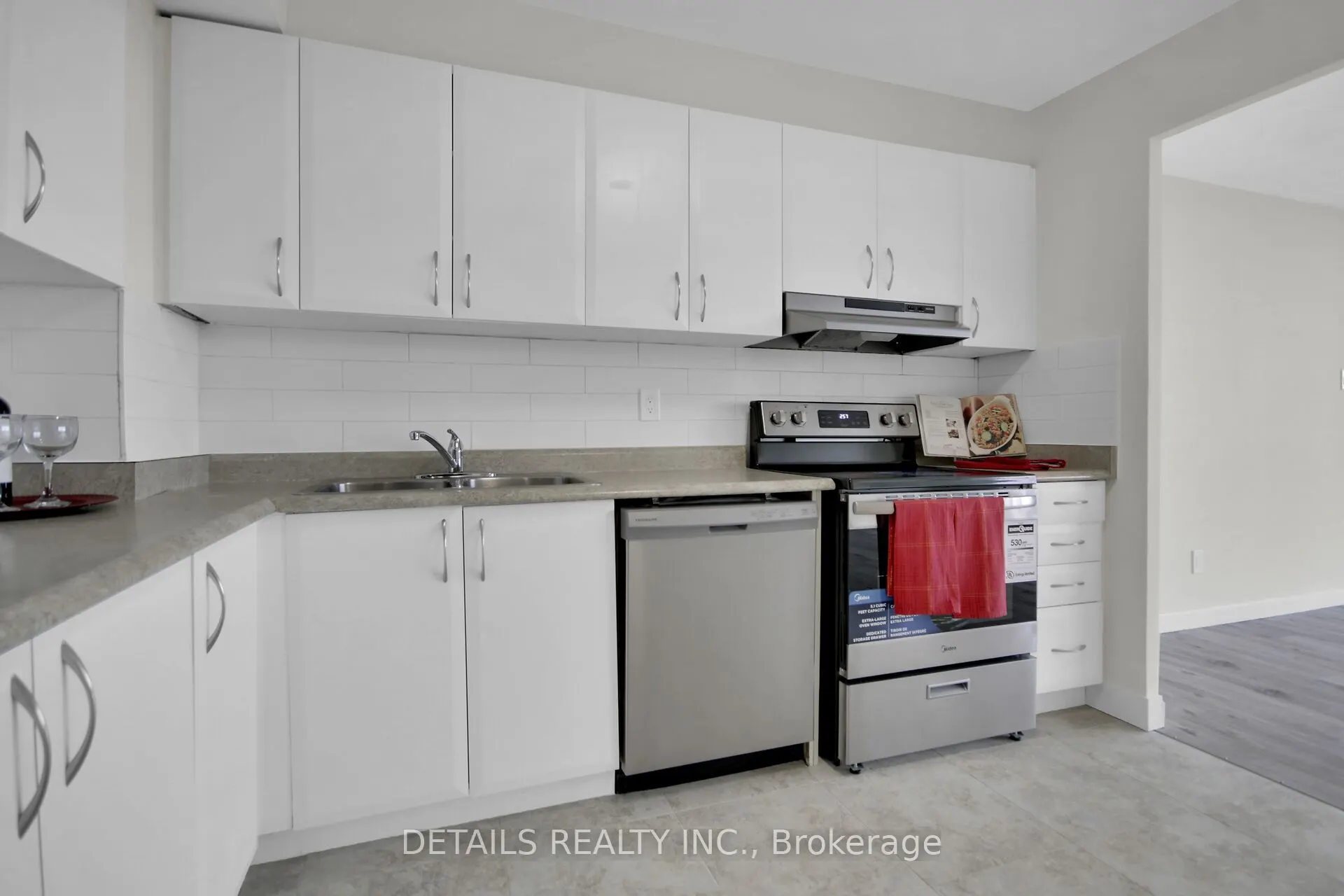 2760 Carousel Crescent, #1406