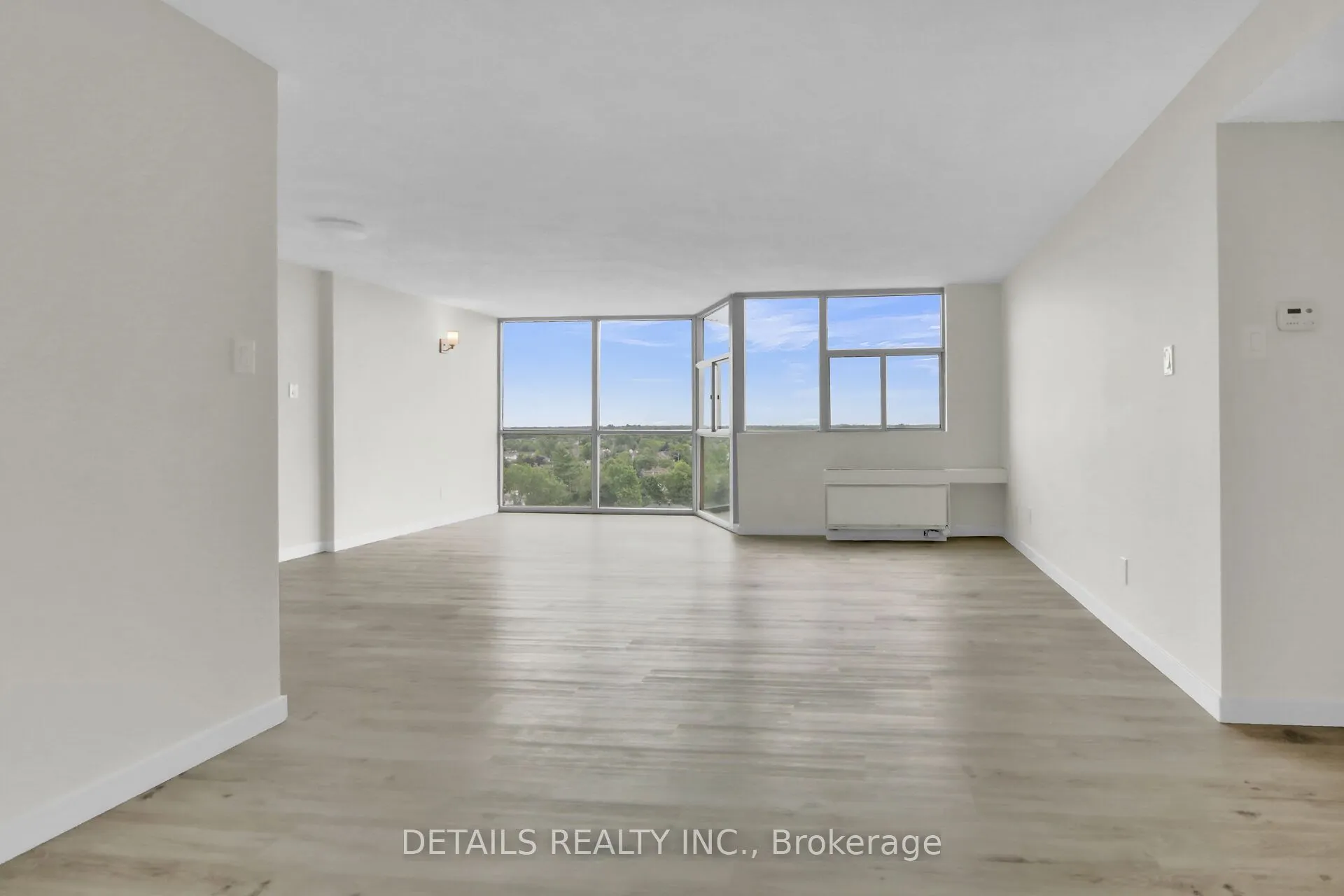 2760 Carousel Crescent, #1406
