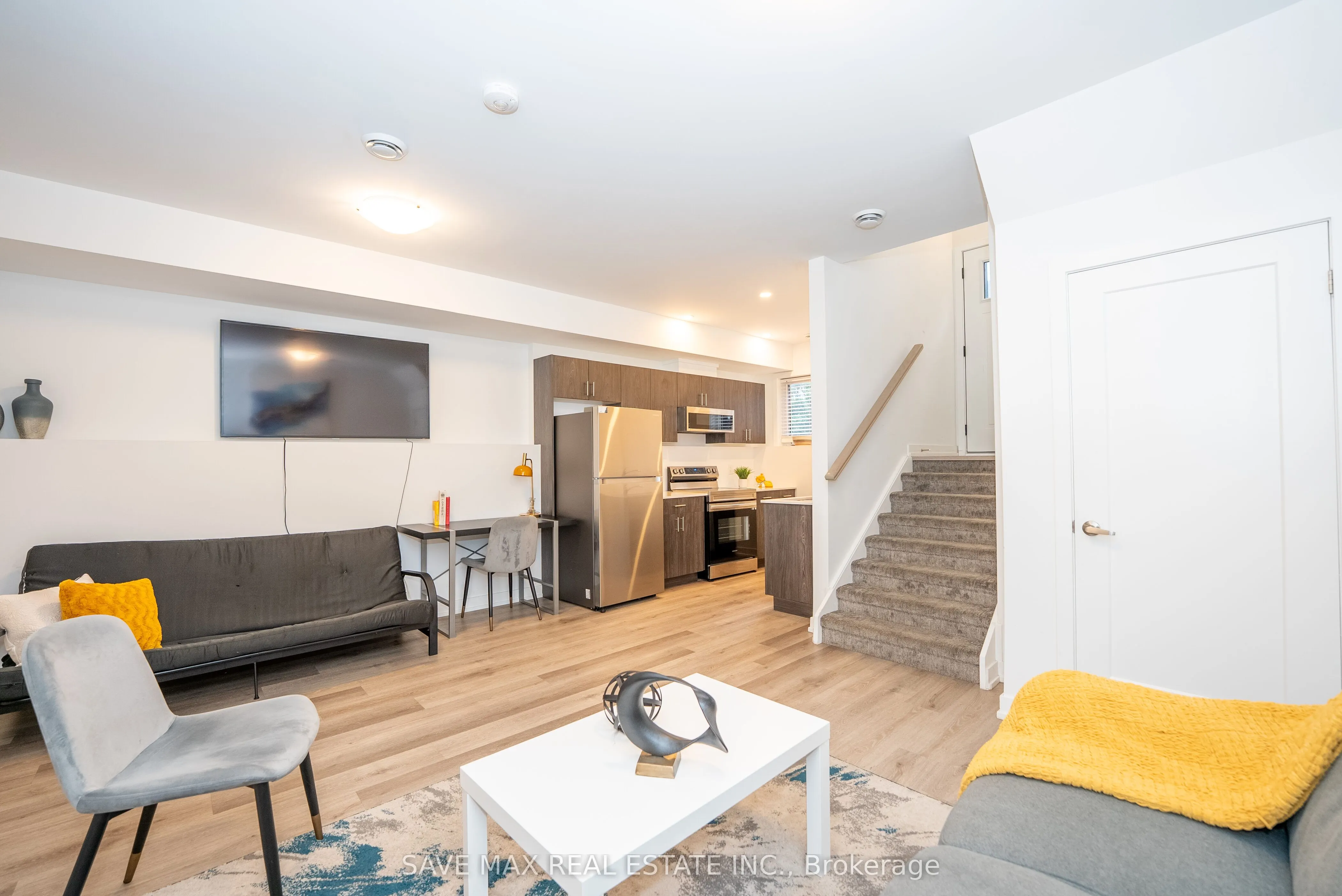 781 Clare Avenue E, #211