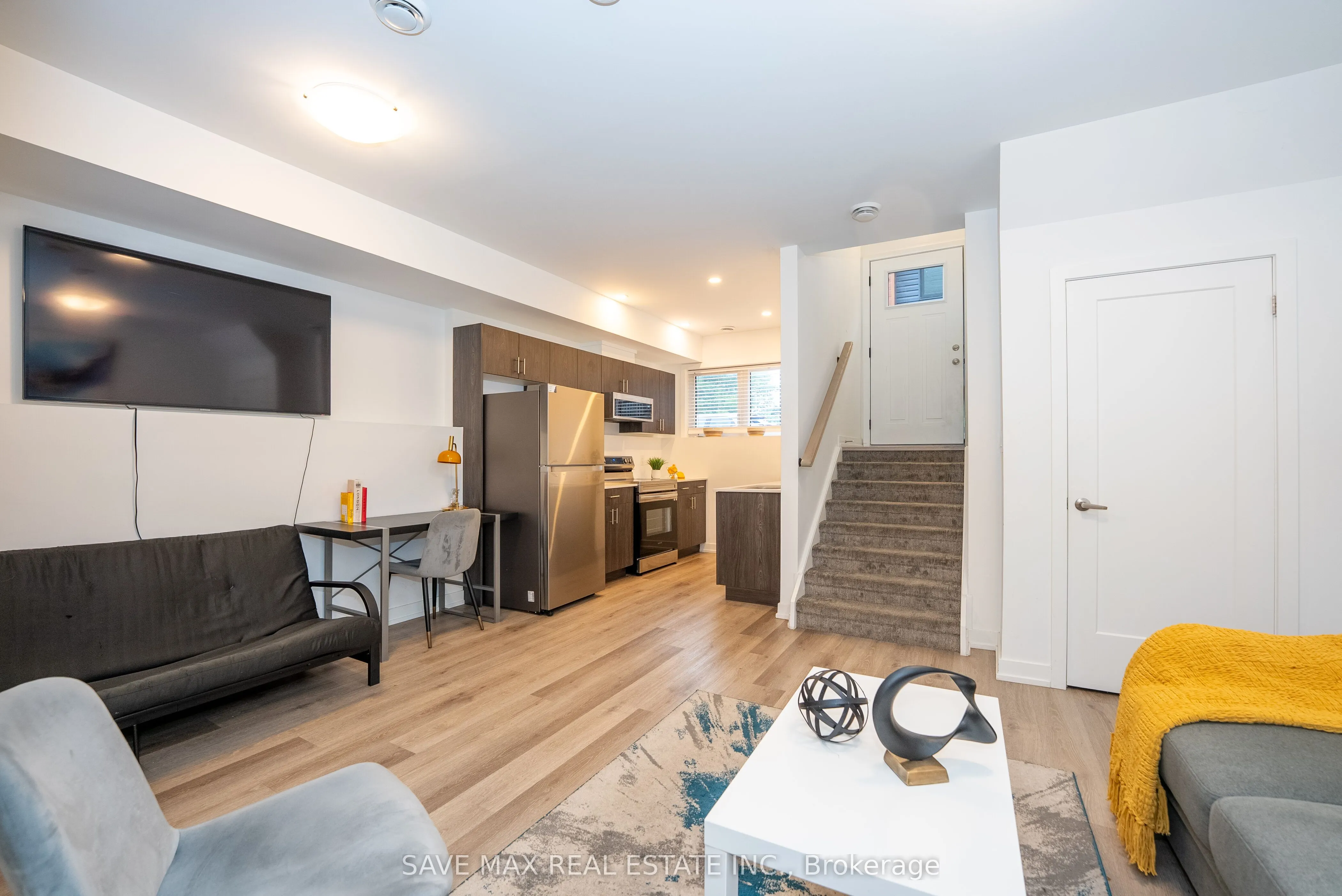 781 Clare Avenue E, #211