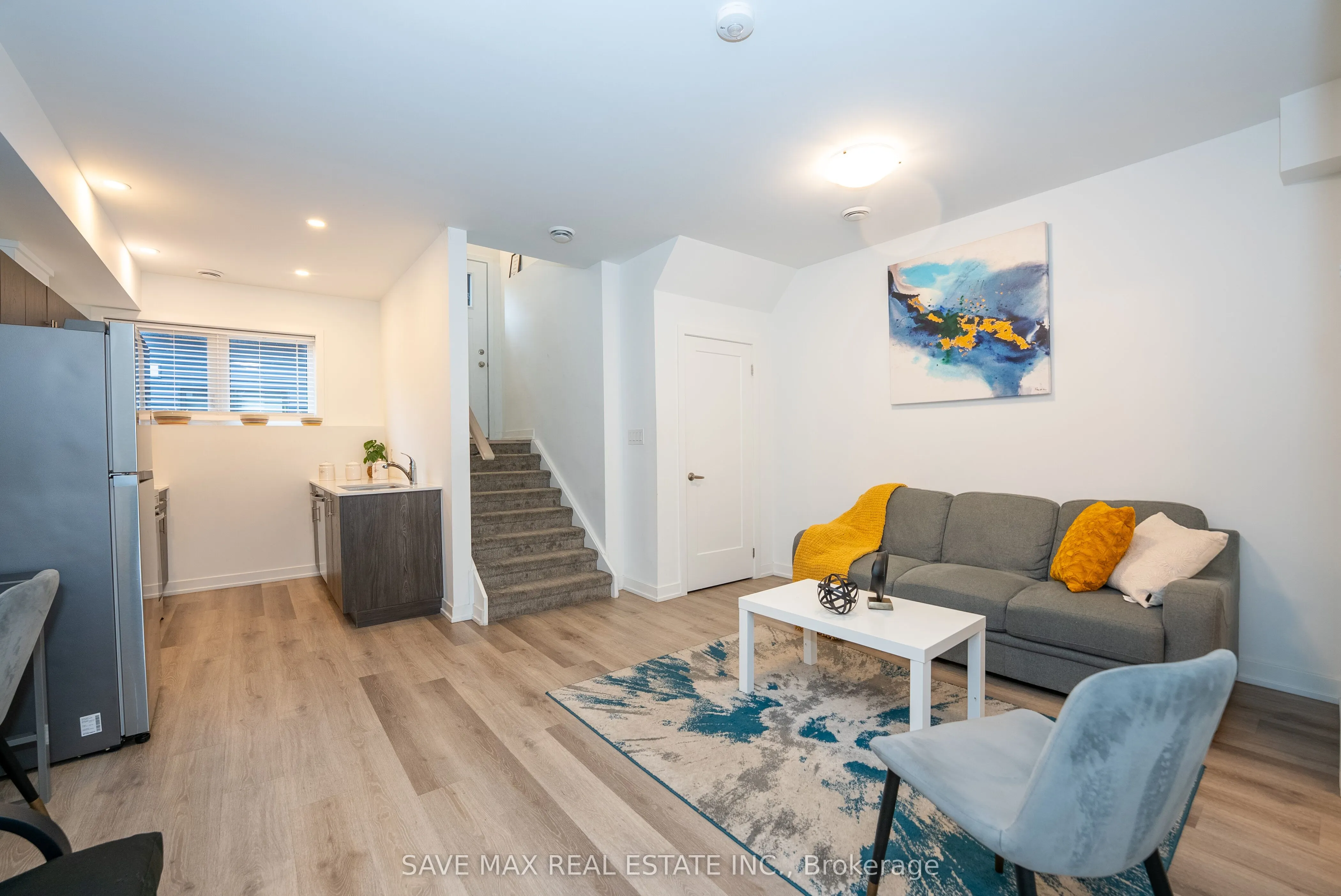 781 Clare Avenue E, #211