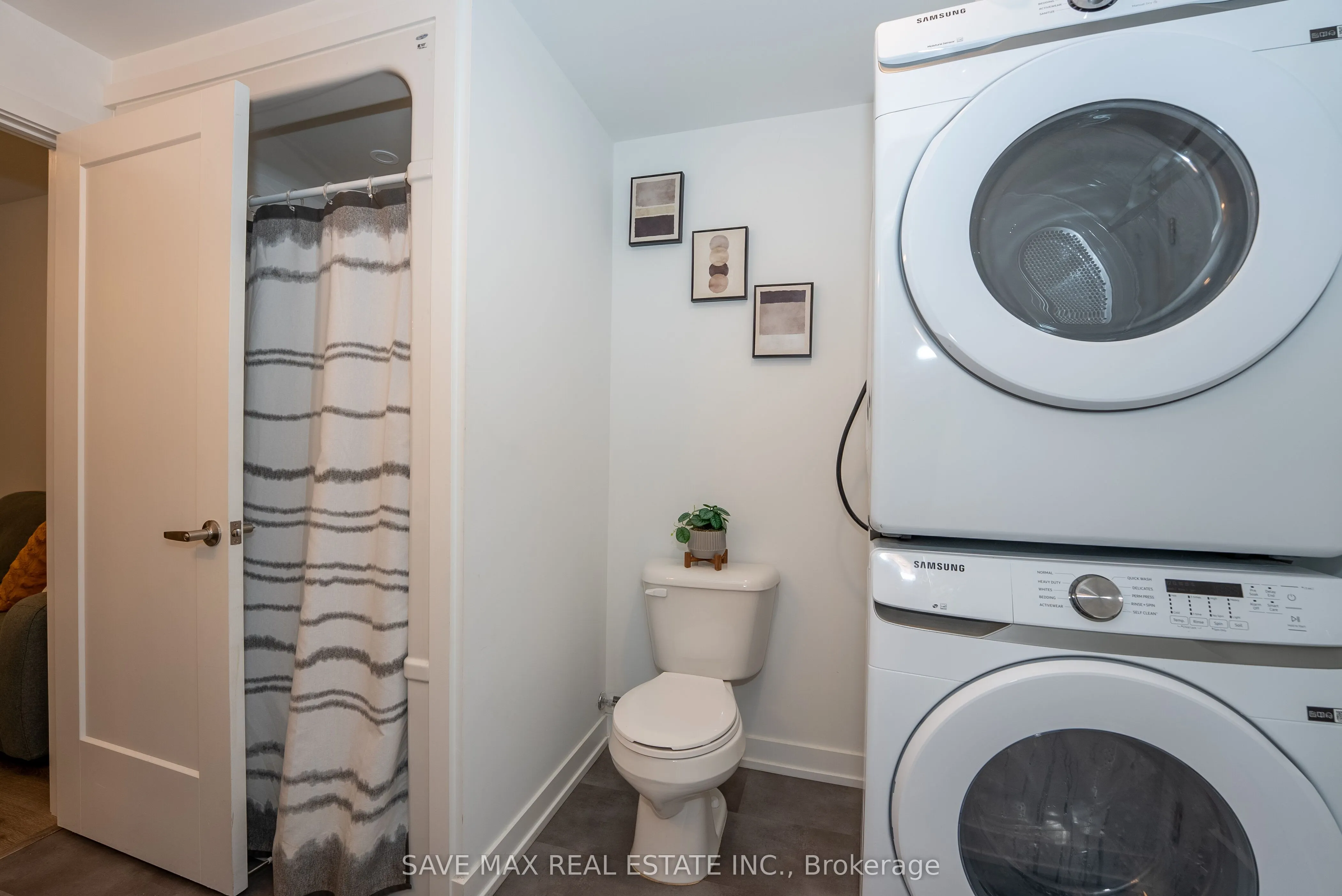 781 Clare Avenue E, #211