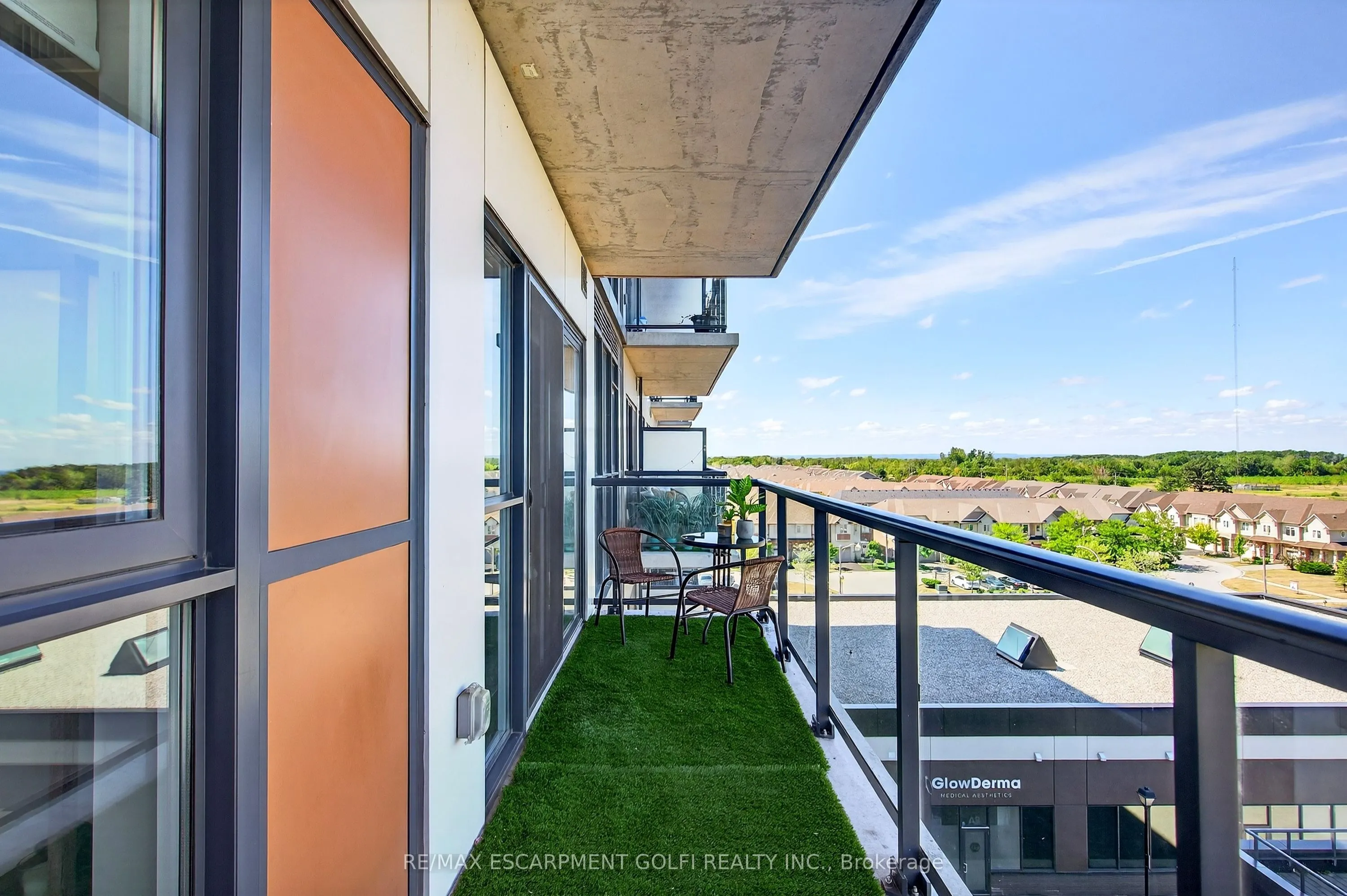 560 North Service Road, #505