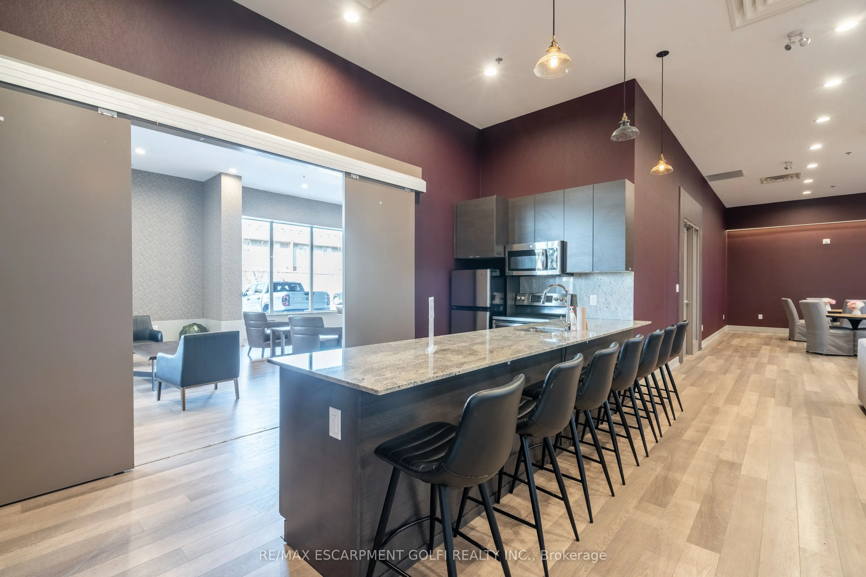560 North Service Road, #505