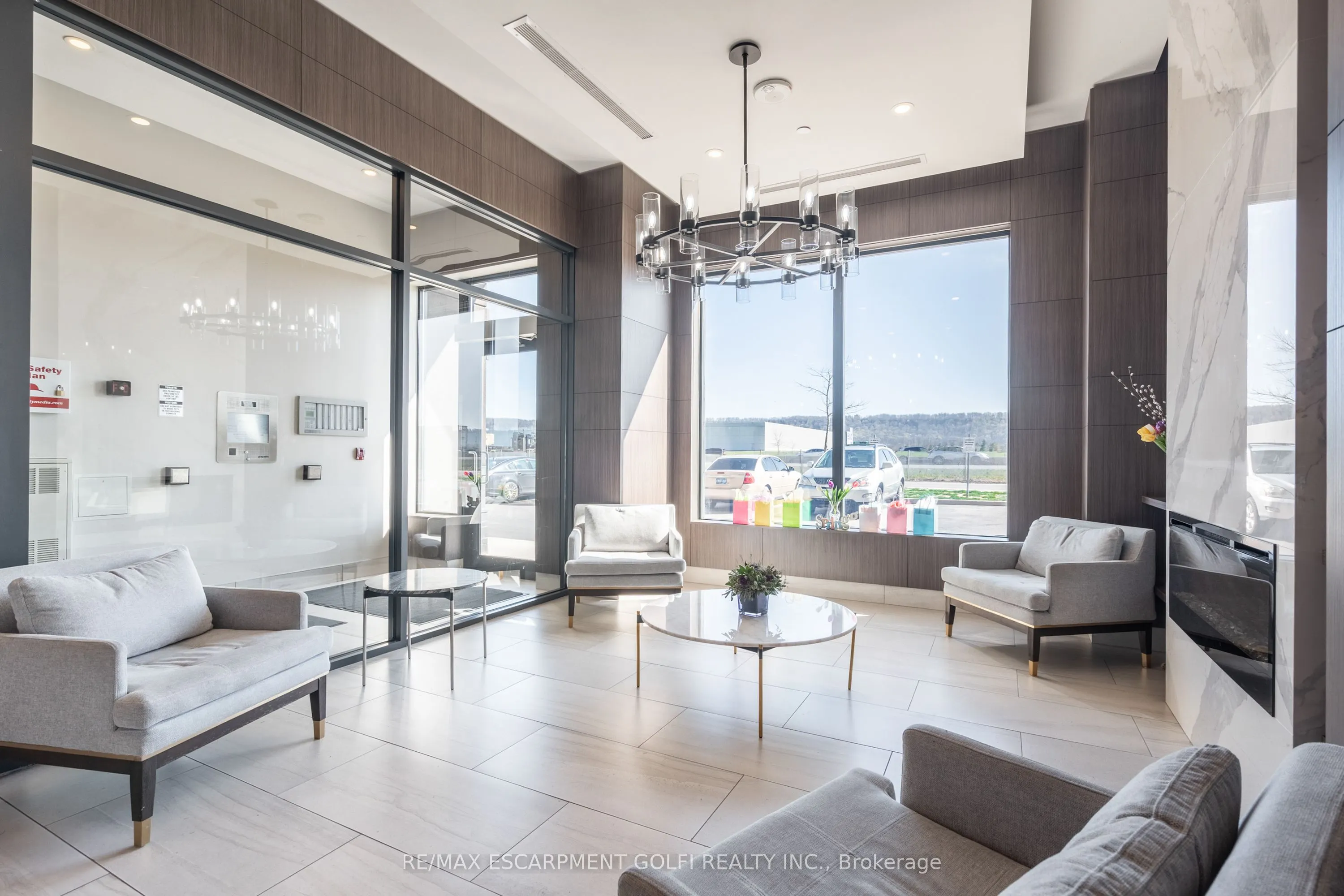 560 North Service Road, #505