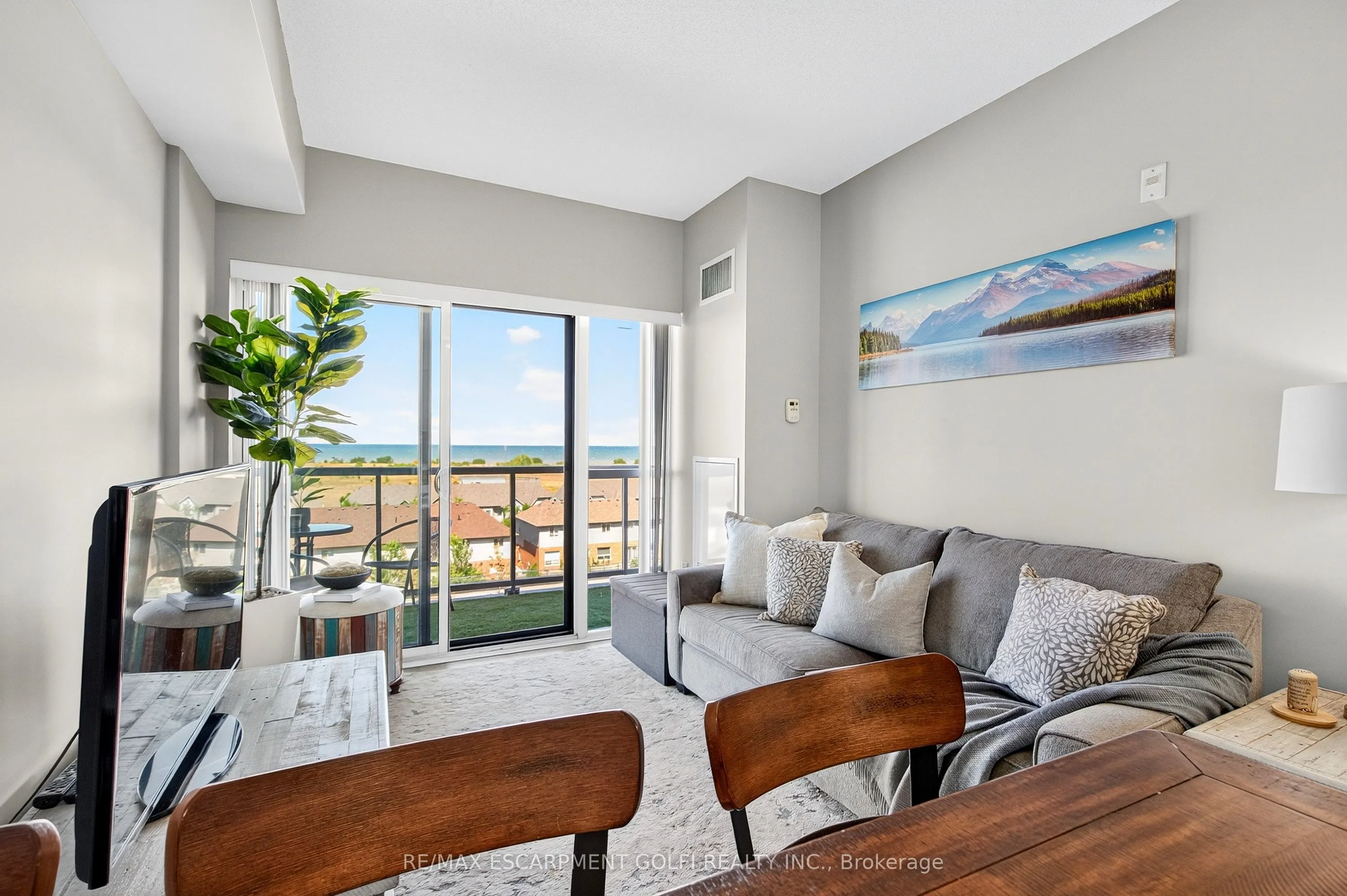 560 North Service Road, #505