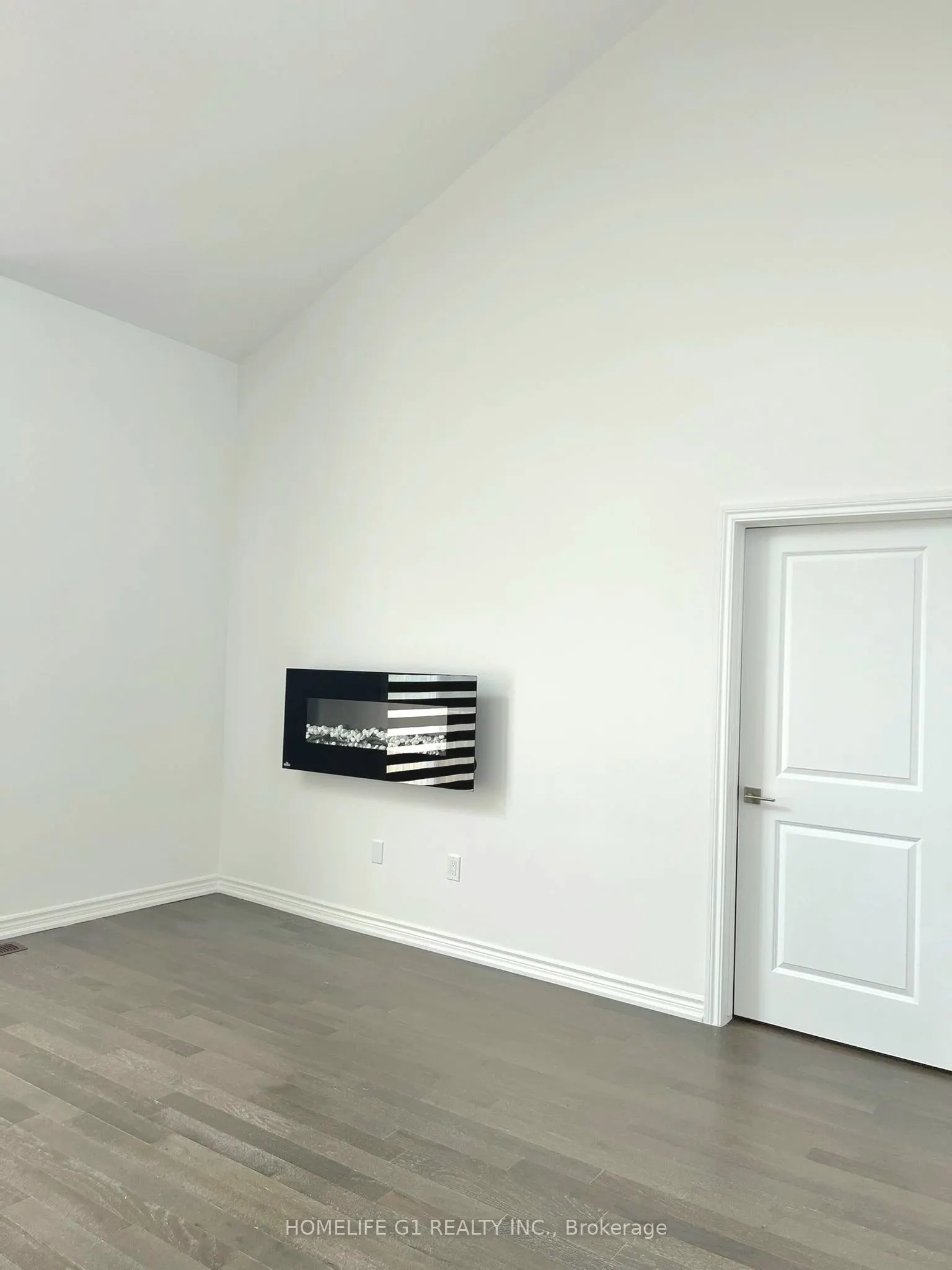 3 Turnberry Court, #3