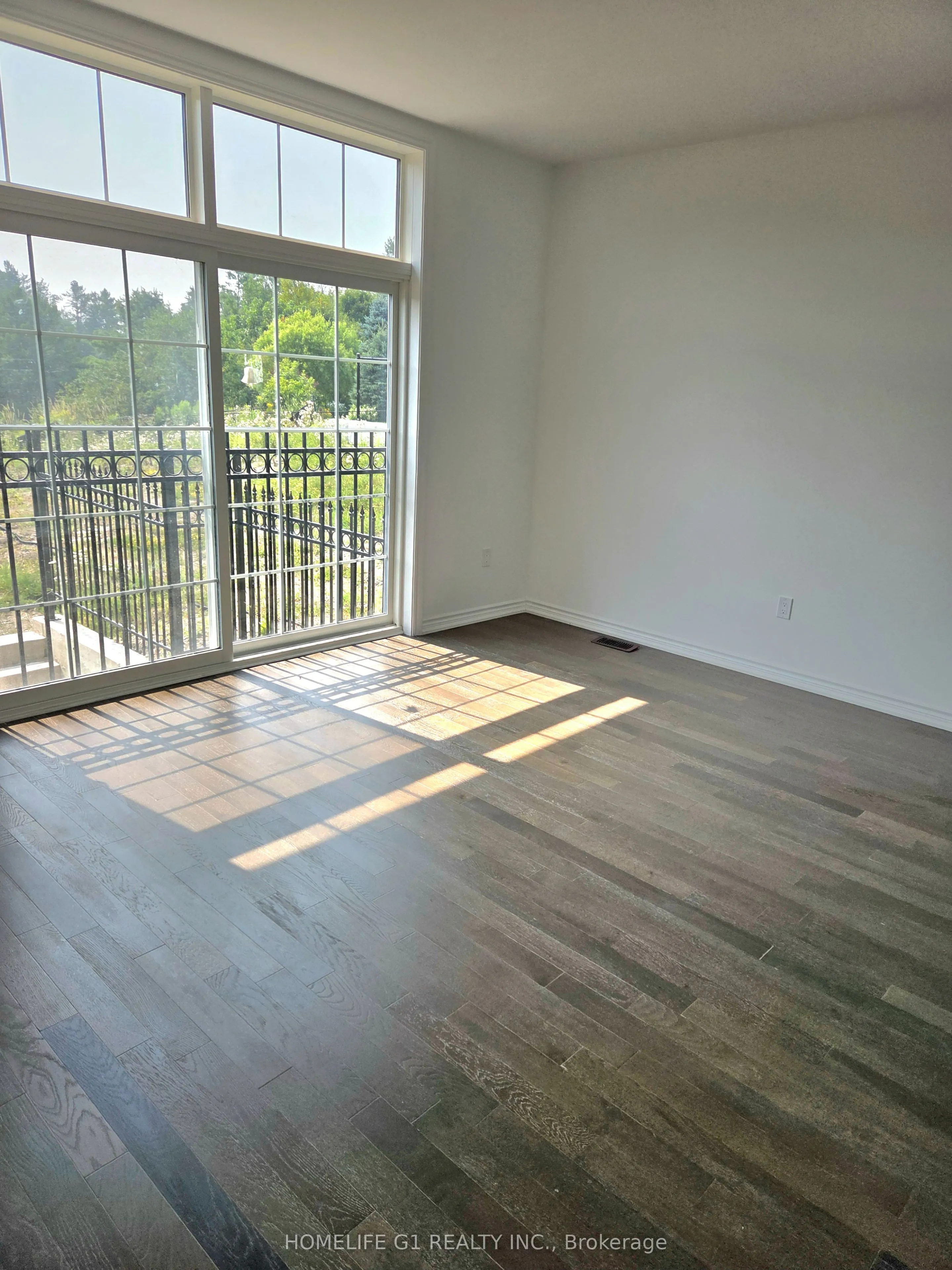3 Turnberry Court, #3
