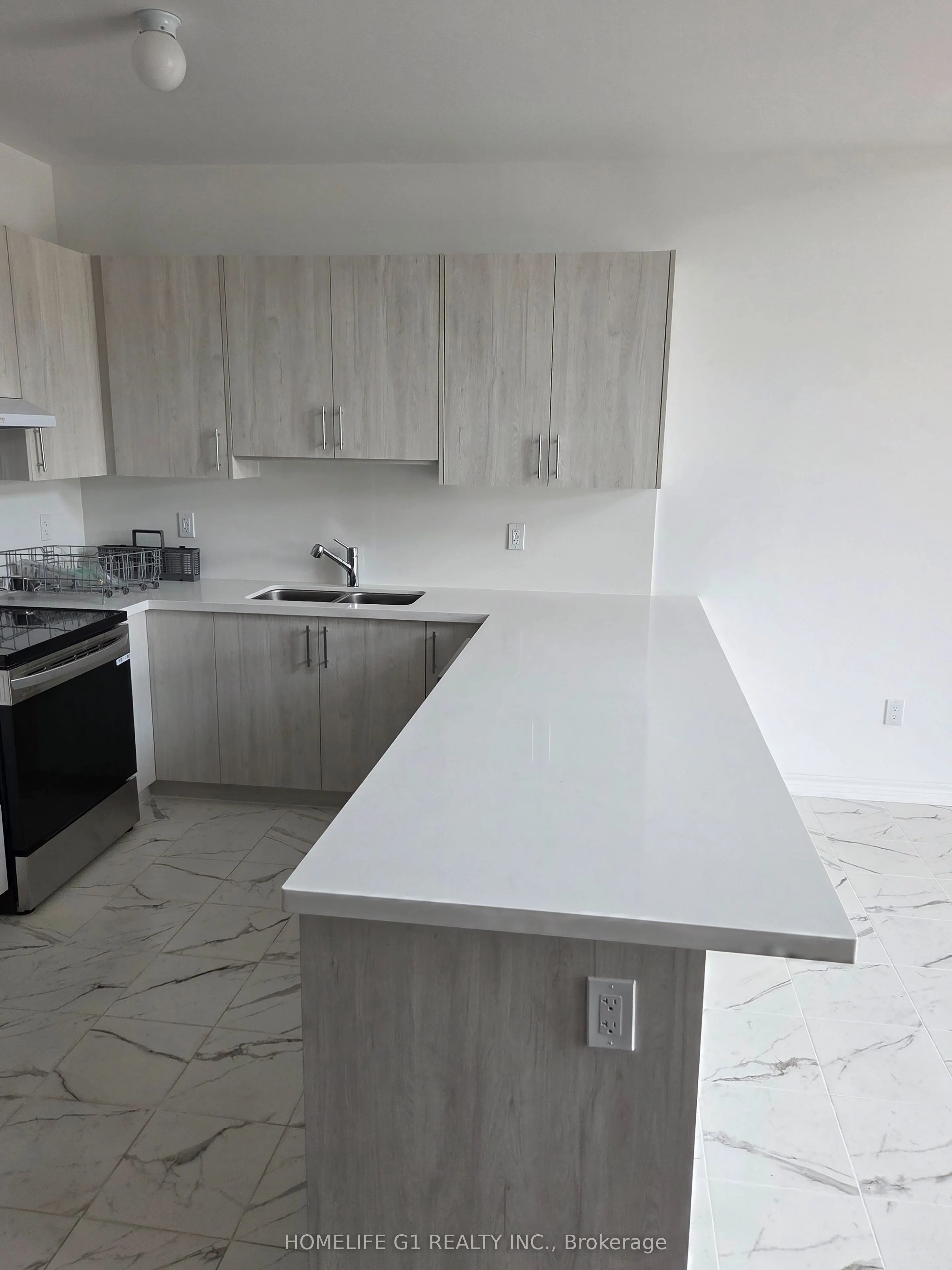 3 Turnberry Court, #3