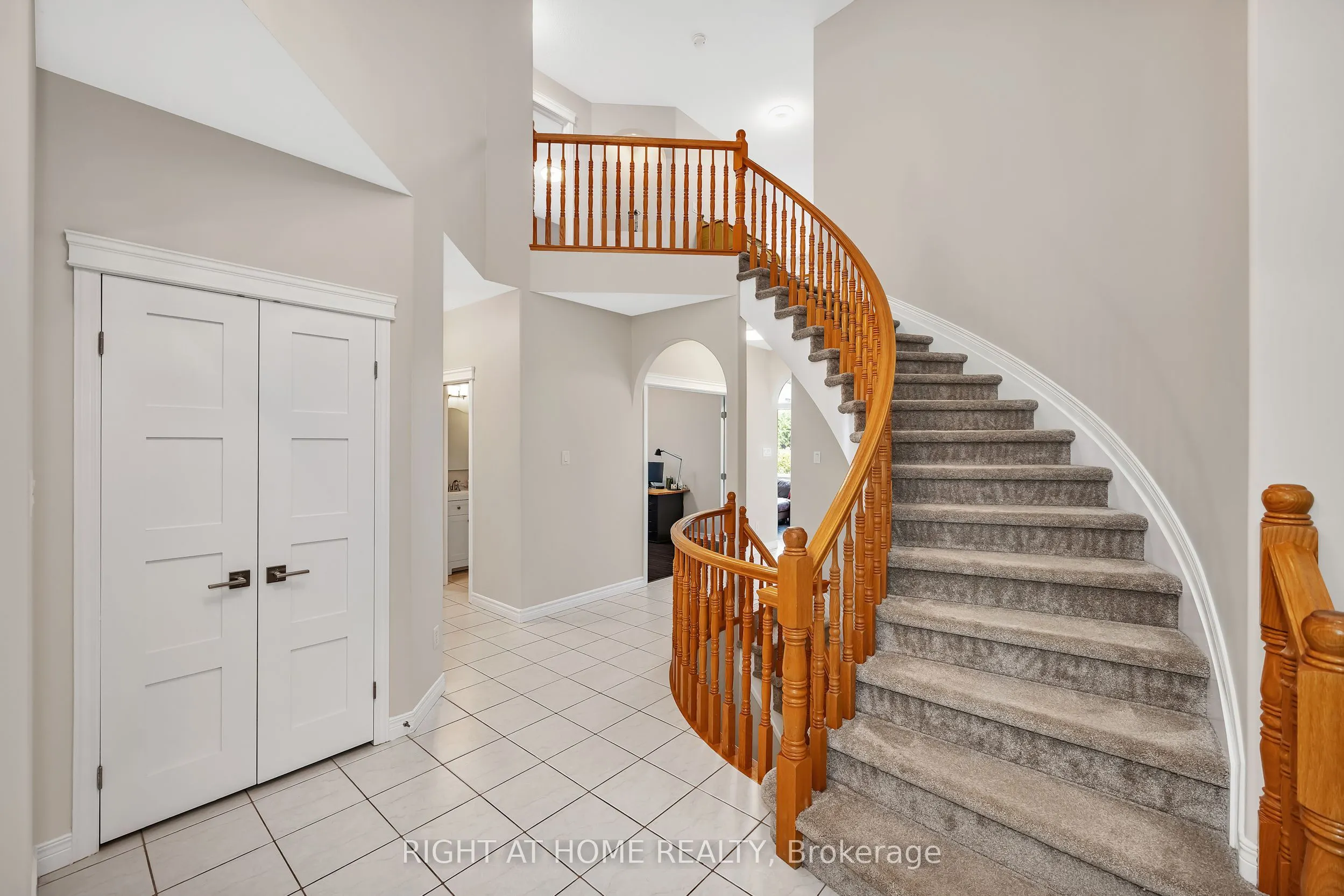 3727 Mountain Meadows Crescent
