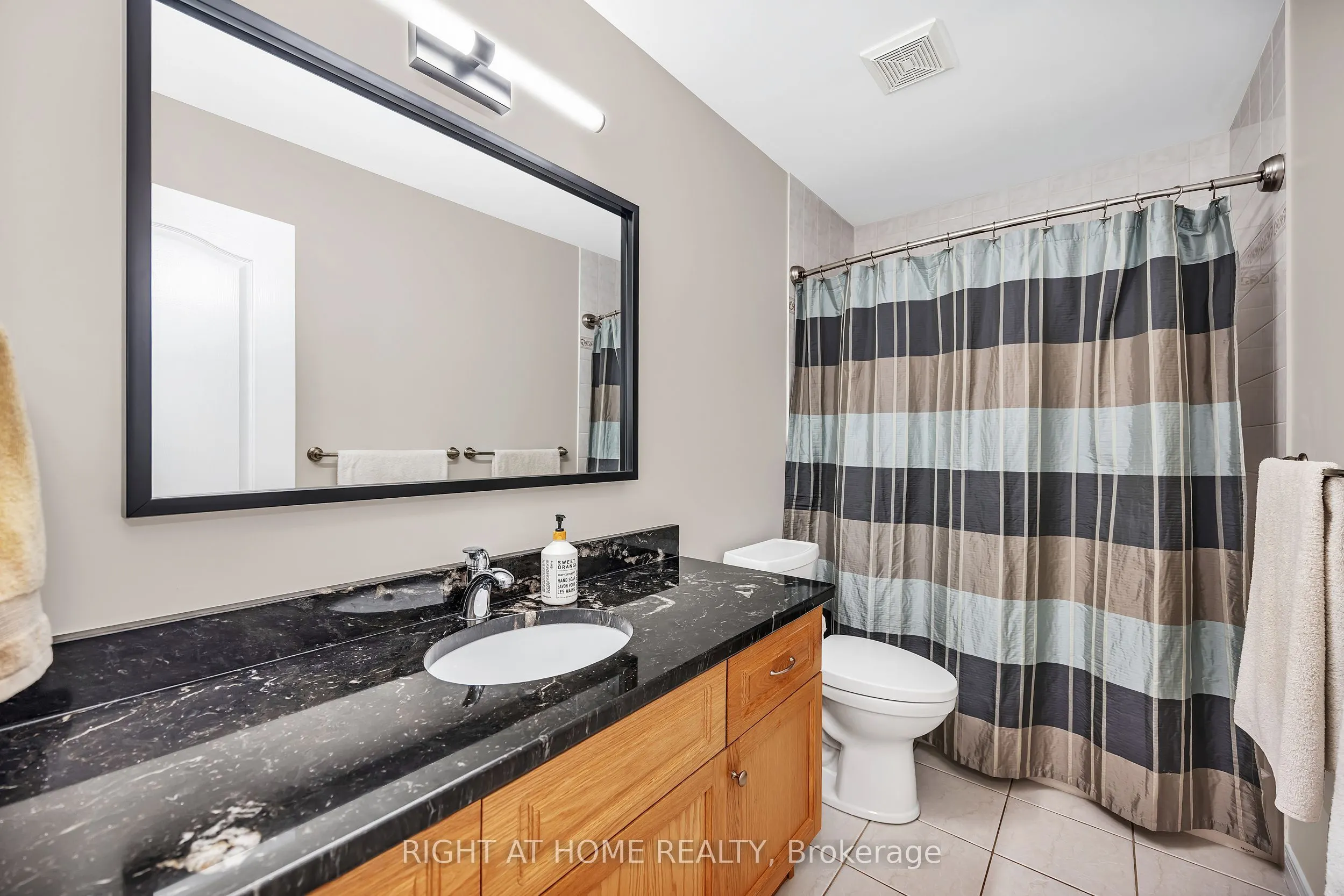 3727 Mountain Meadows Crescent