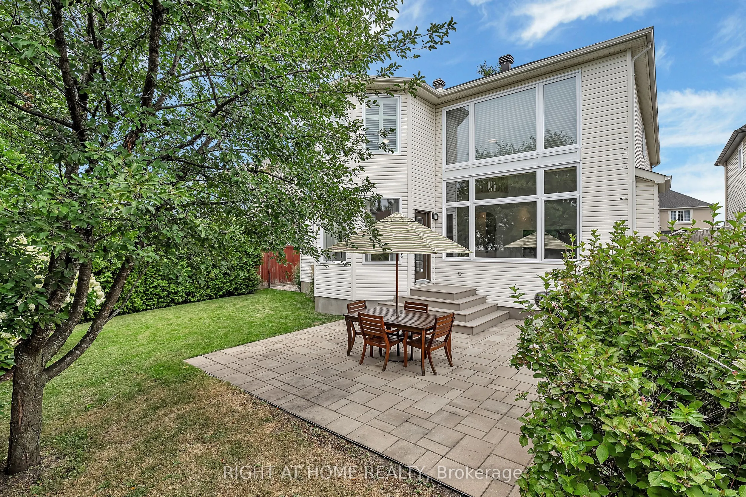 3727 Mountain Meadows Crescent