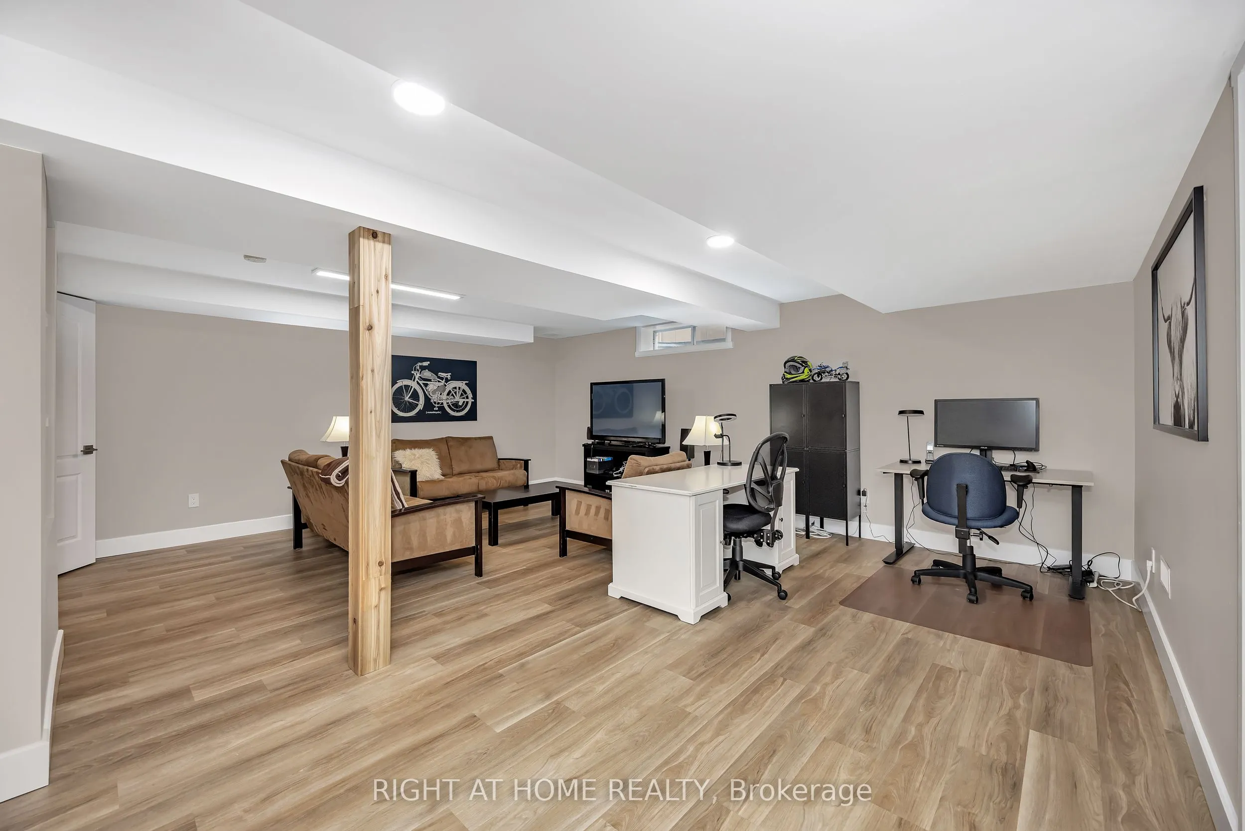 3727 Mountain Meadows Crescent
