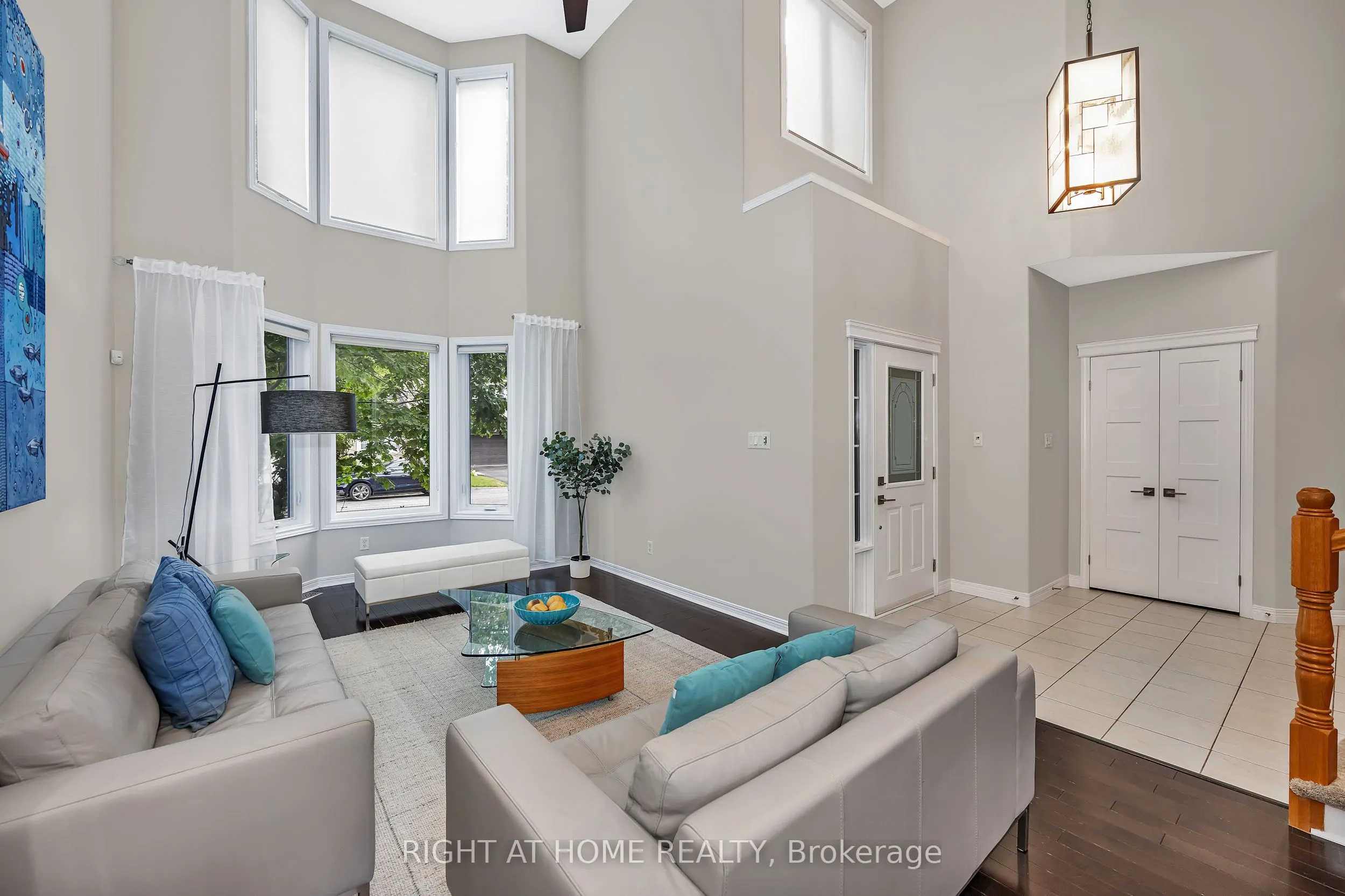 3727 Mountain Meadows Crescent