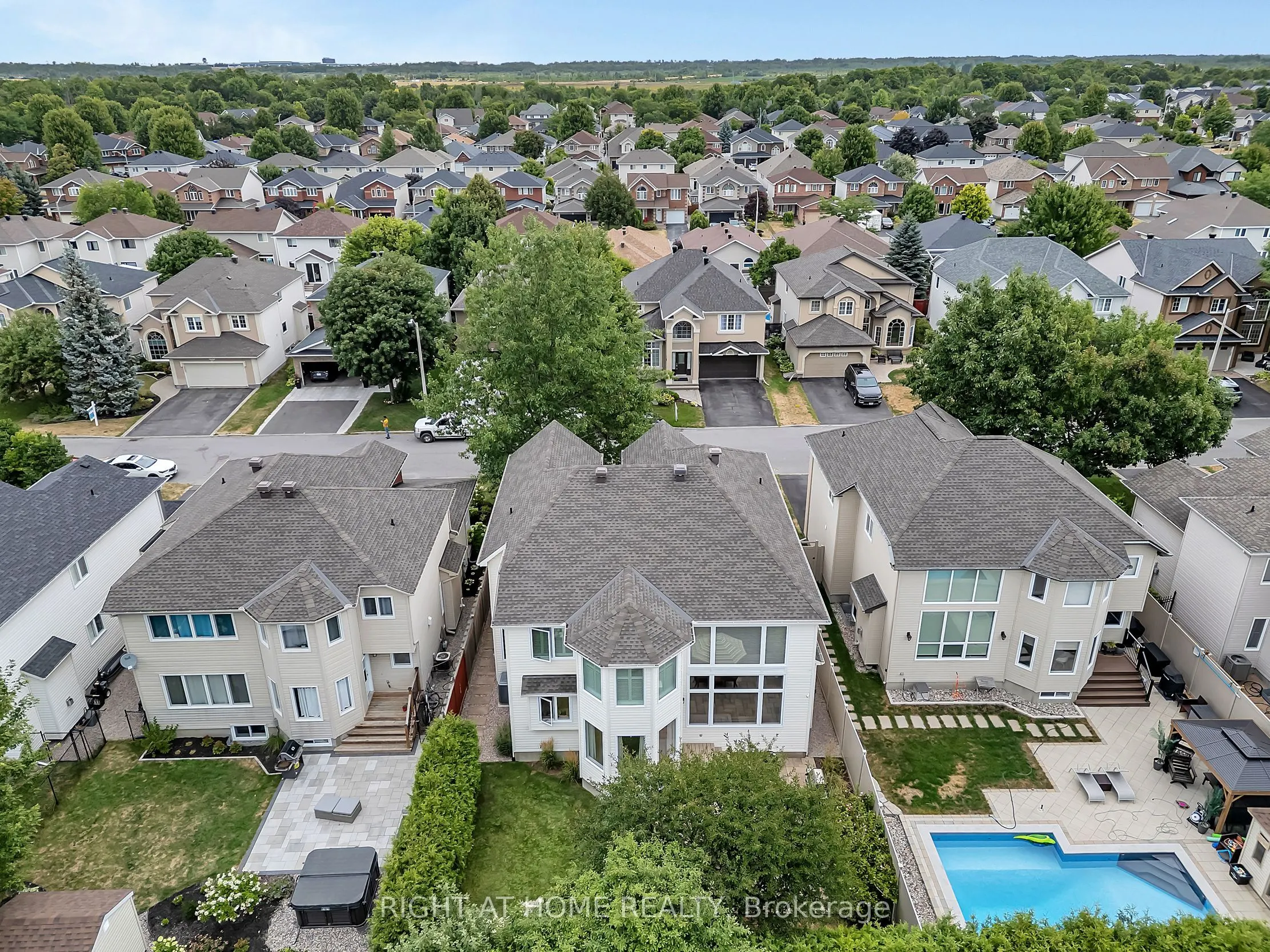 3727 Mountain Meadows Crescent
