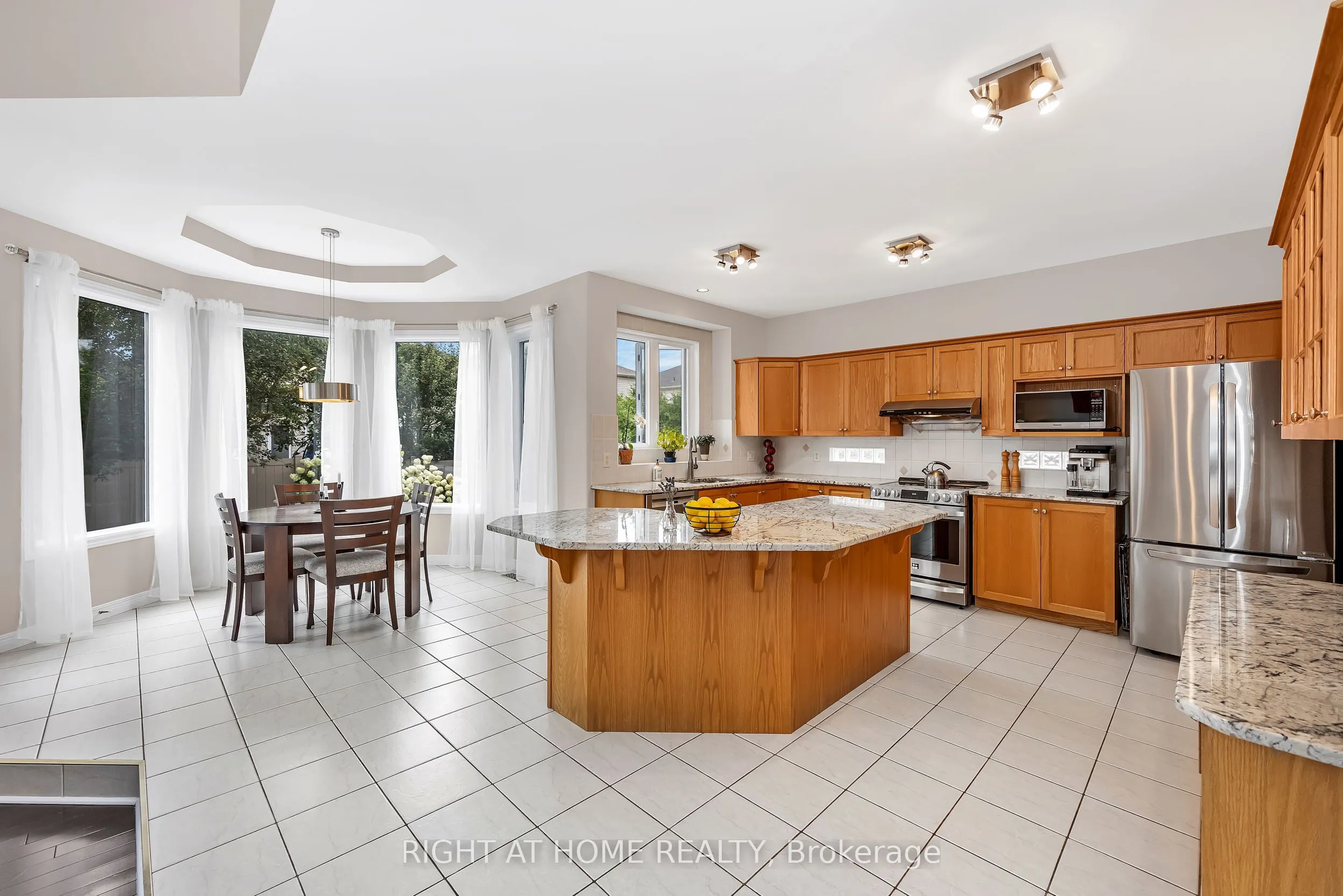 3727 Mountain Meadows Crescent