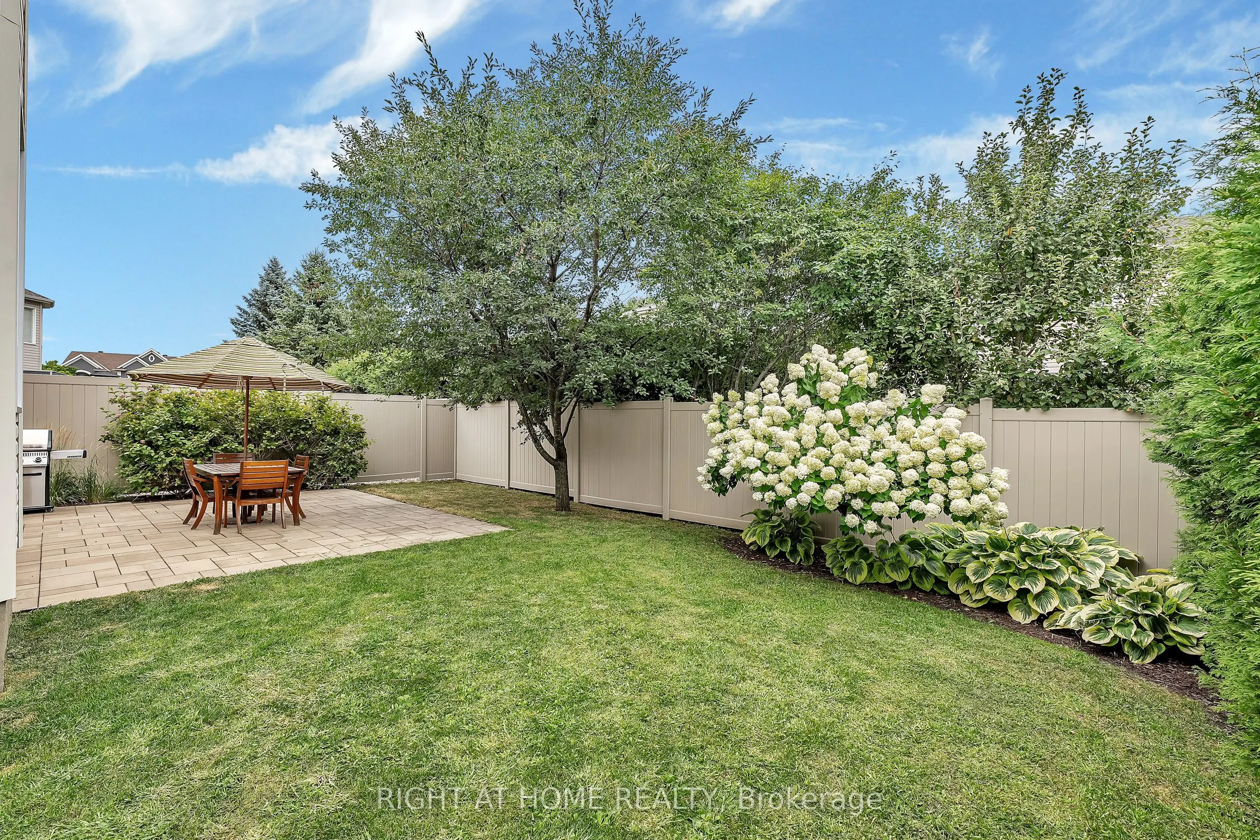 3727 Mountain Meadows Crescent