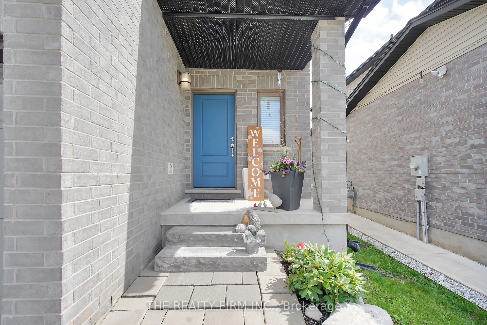 383 Tansbury Street