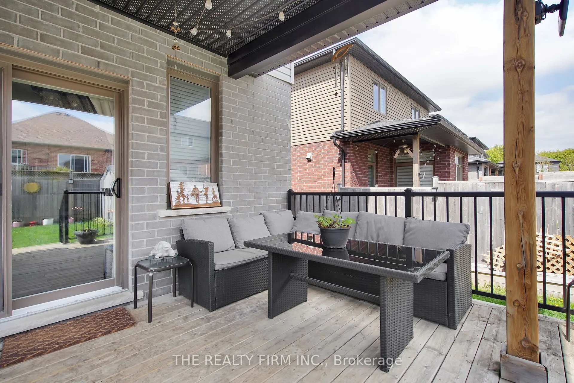 383 Tansbury Street