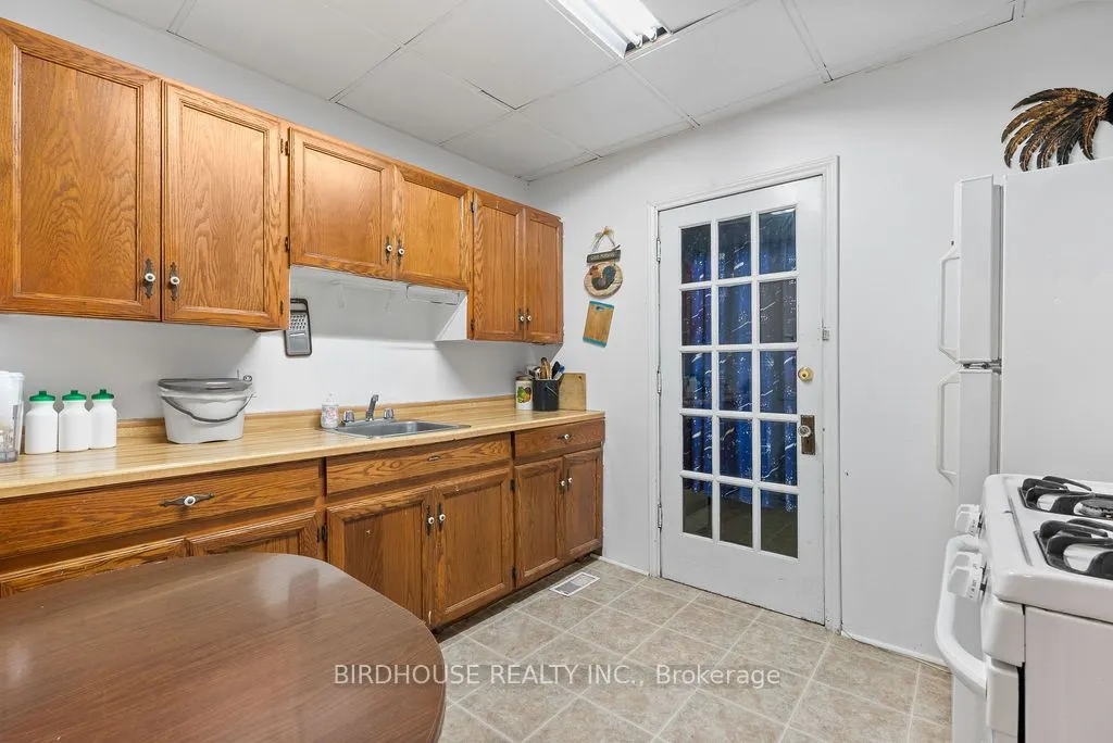 70 Ridout Street