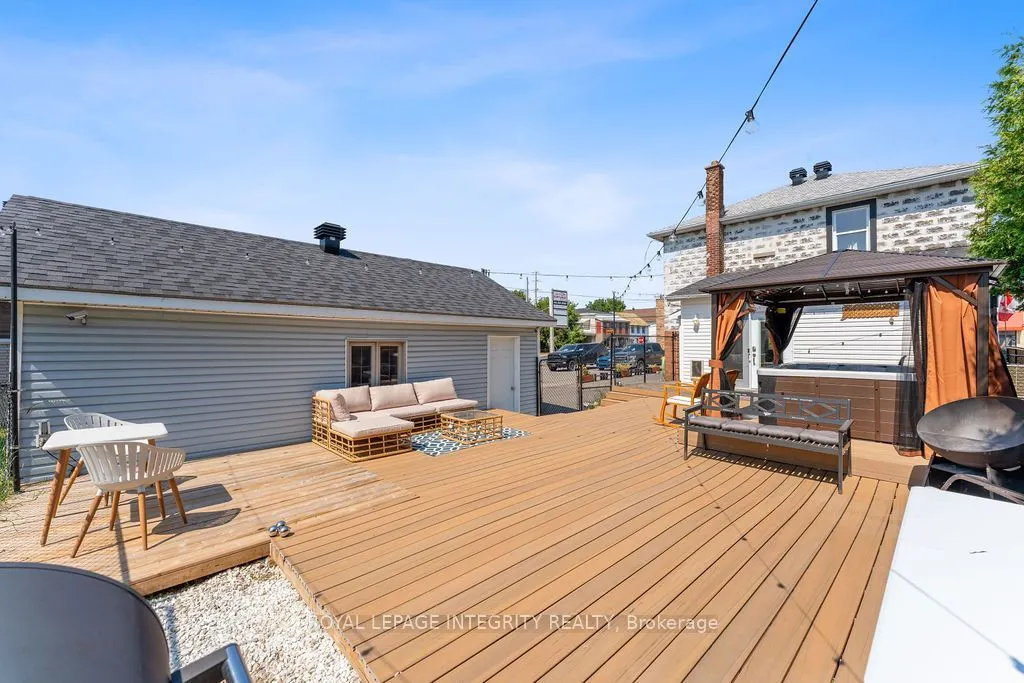 2234 Laval Street