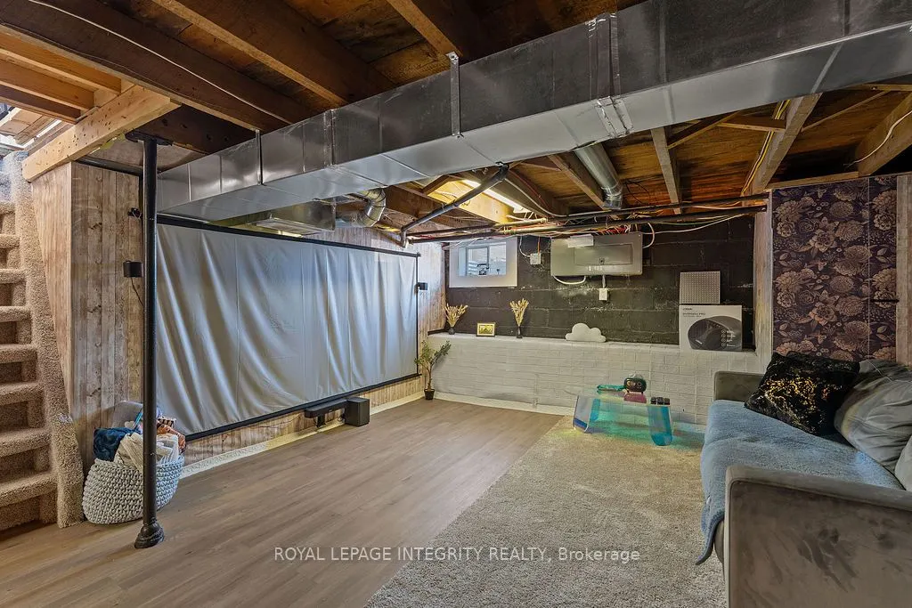 2234 Laval Street