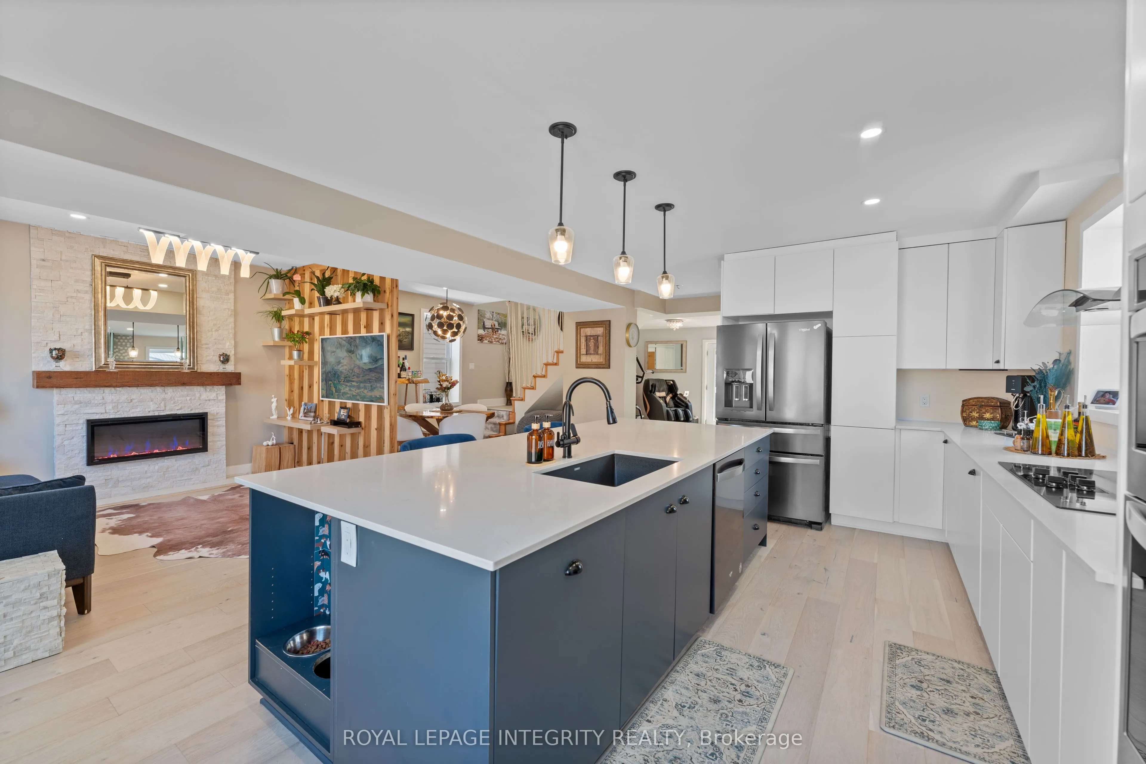 2234 Laval Street